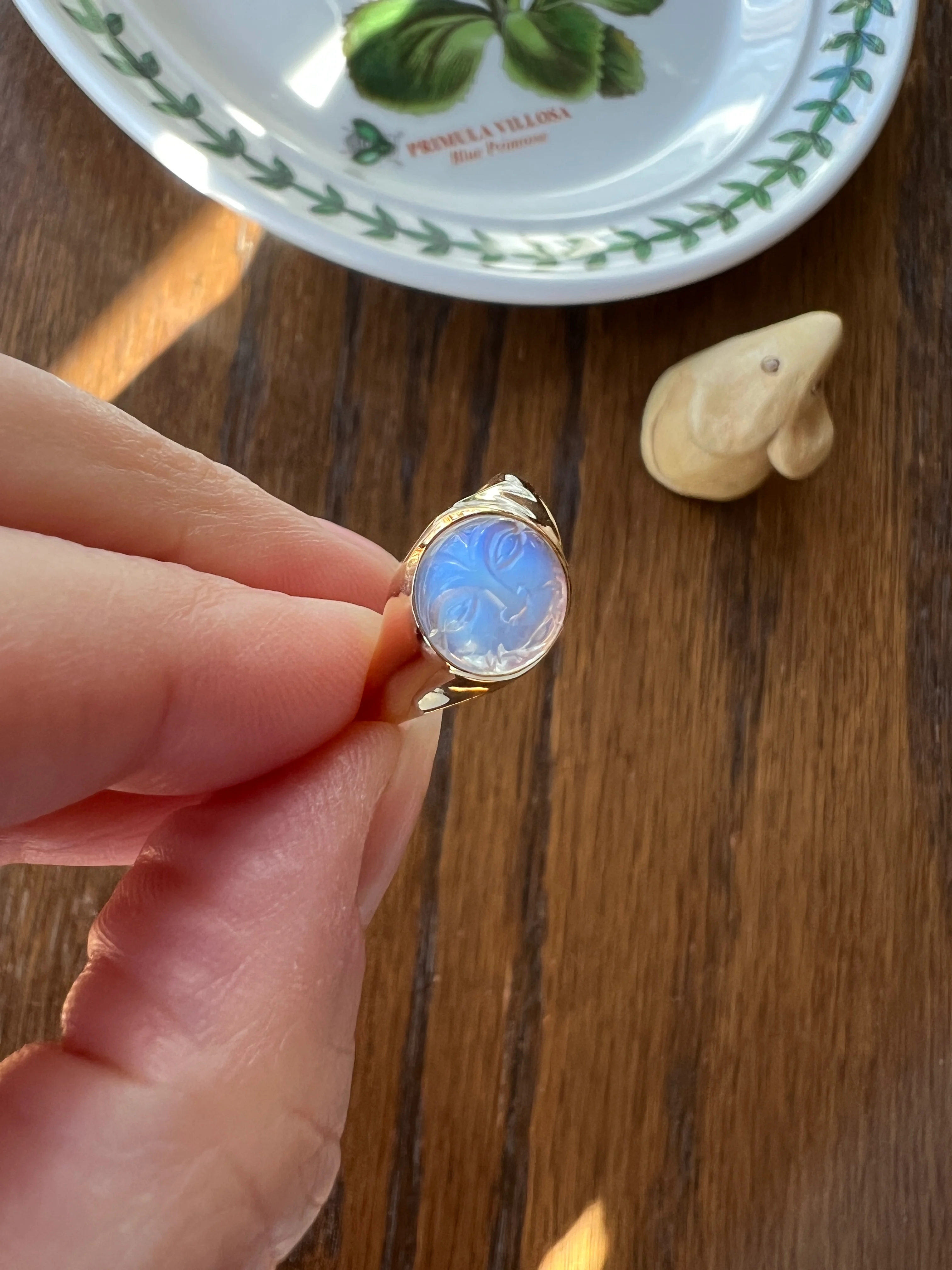 Smiling MAN in the MOON Blue Moonstone Vintage RING 14k Gold Figural Glow - Image 14