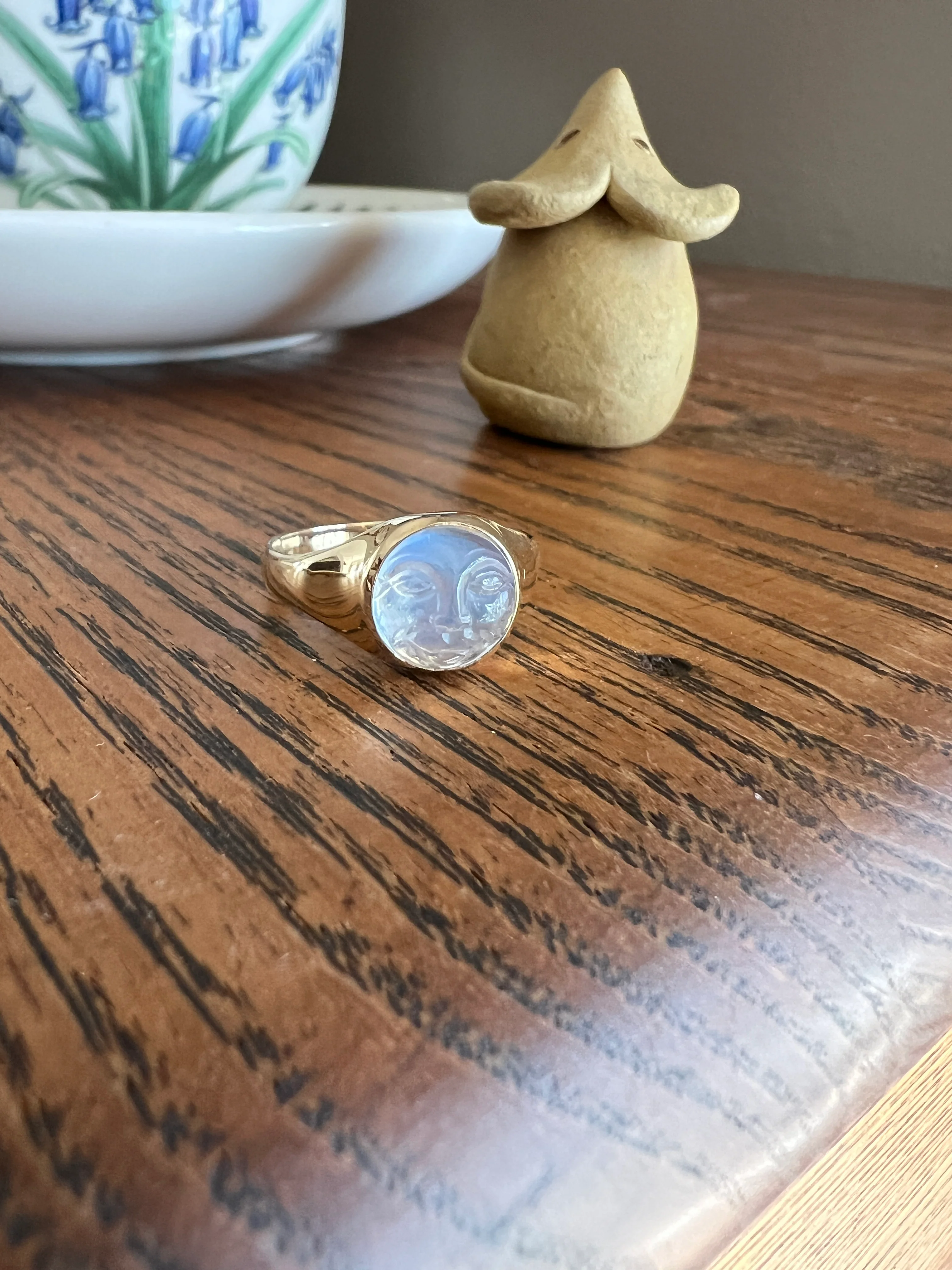 Smiling MAN in the MOON Blue Moonstone Vintage RING 14k Gold Figural Glow - Image 15