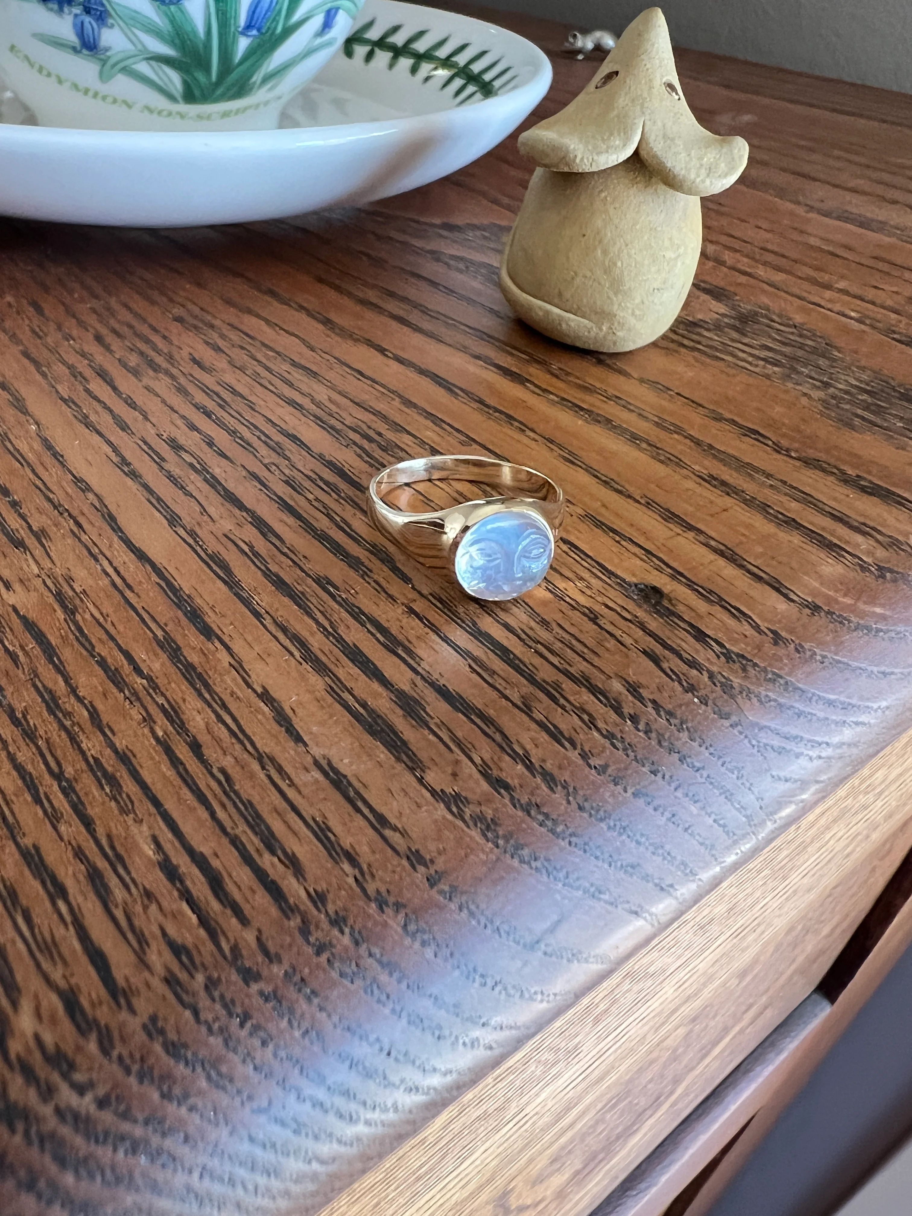 Smiling MAN in the MOON Blue Moonstone Vintage RING 14k Gold Figural Glow - Image 17