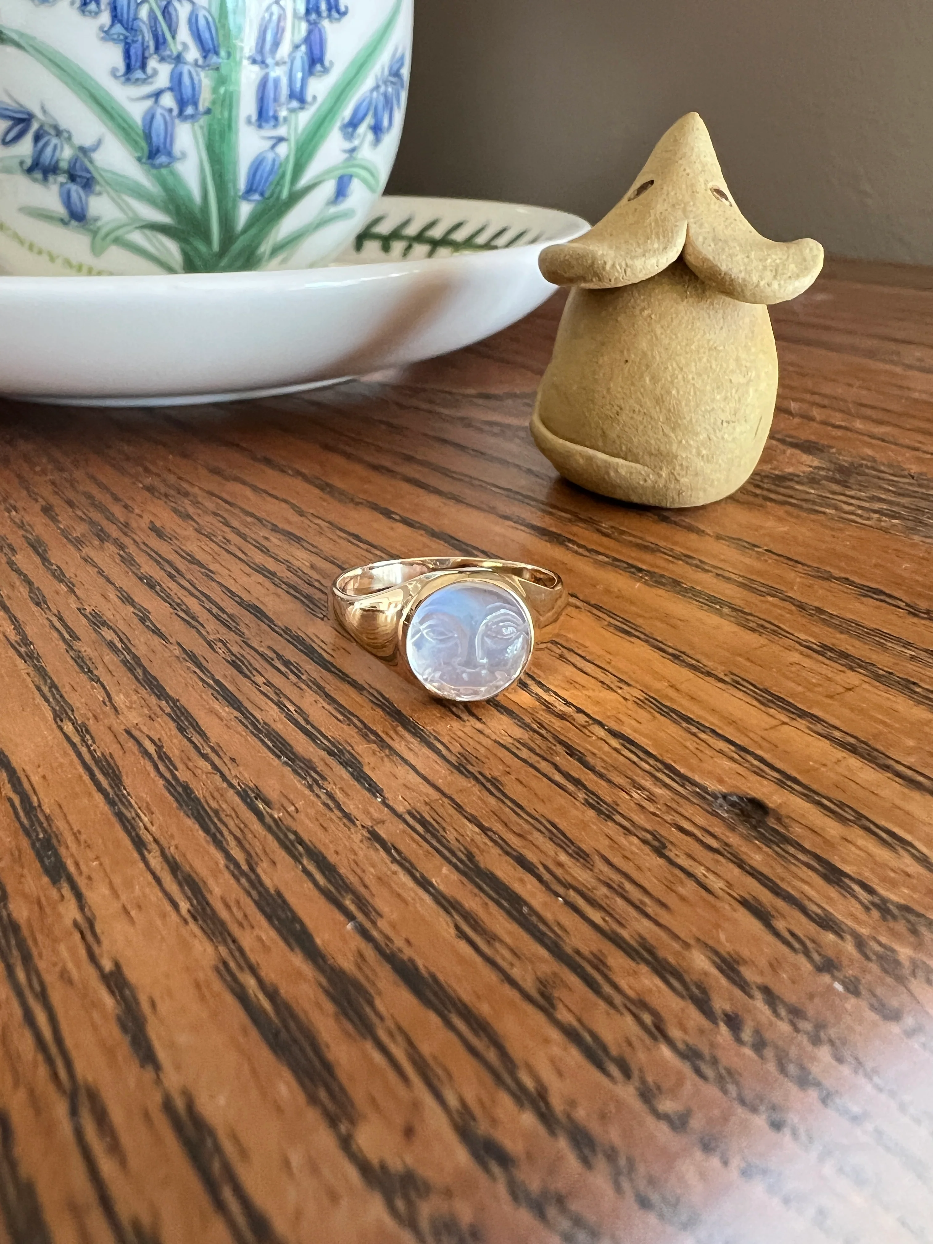 Smiling MAN in the MOON Blue Moonstone Vintage RING 14k Gold Figural Glow - Image 18