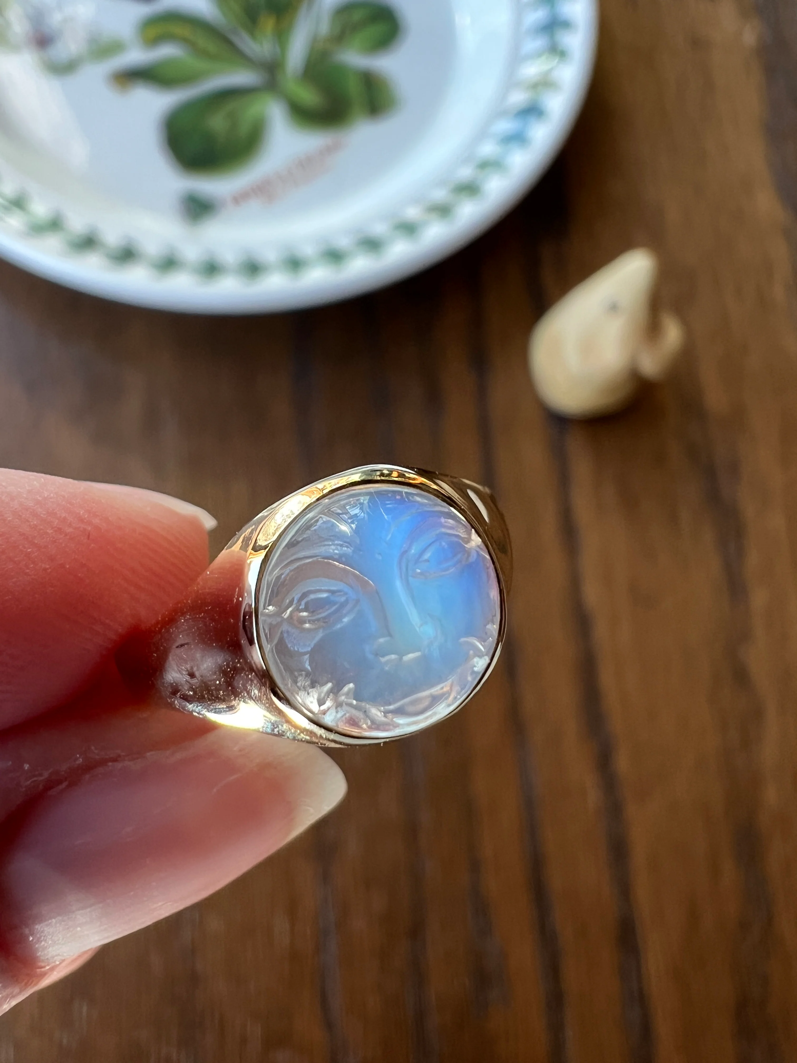 Smiling MAN in the MOON Blue Moonstone Vintage RING 14k Gold Figural Glow - Image 19