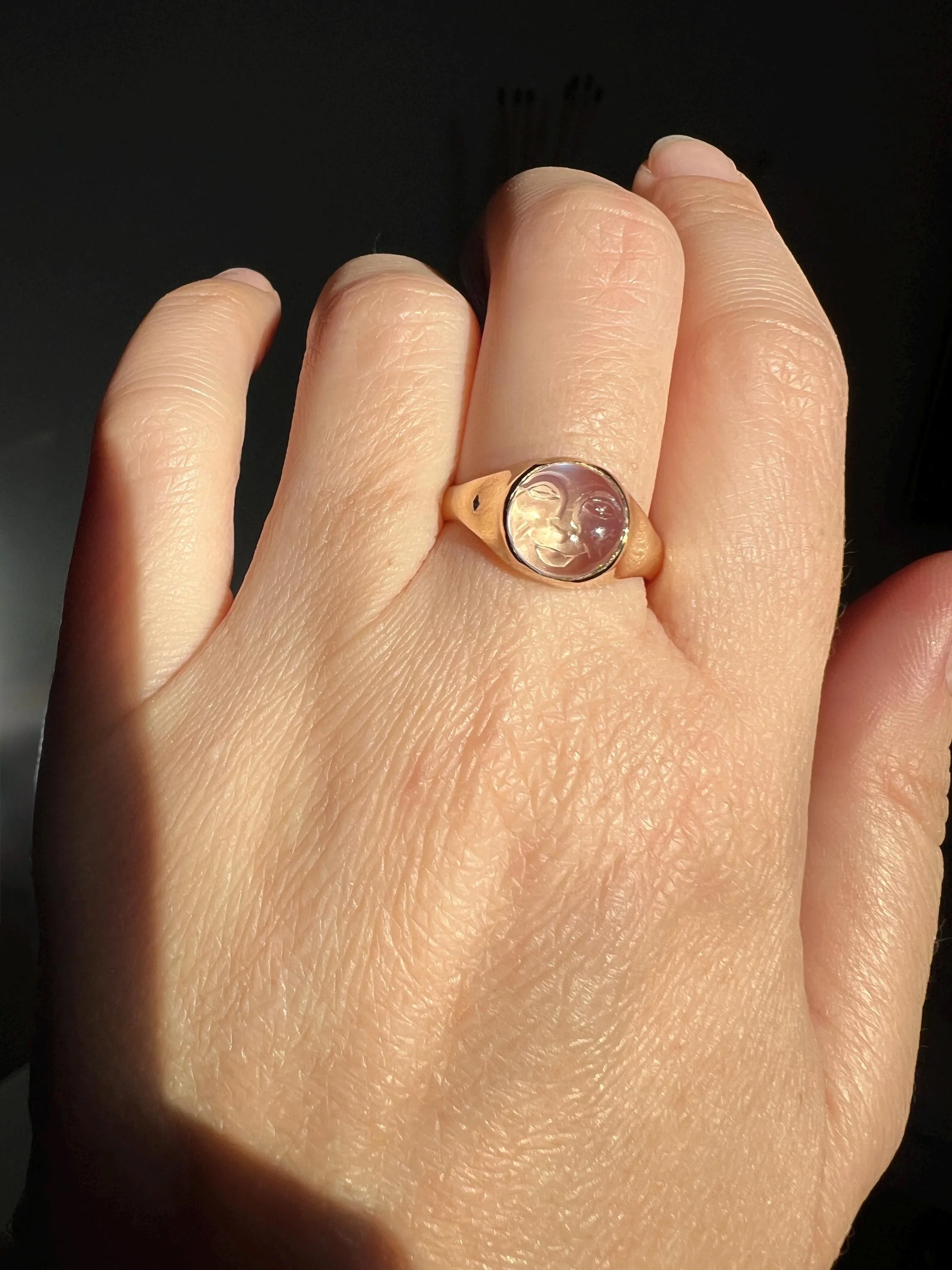 Smiling MAN in the MOON Blue Moonstone Vintage RING 14k Gold Figural Glow - Image 2