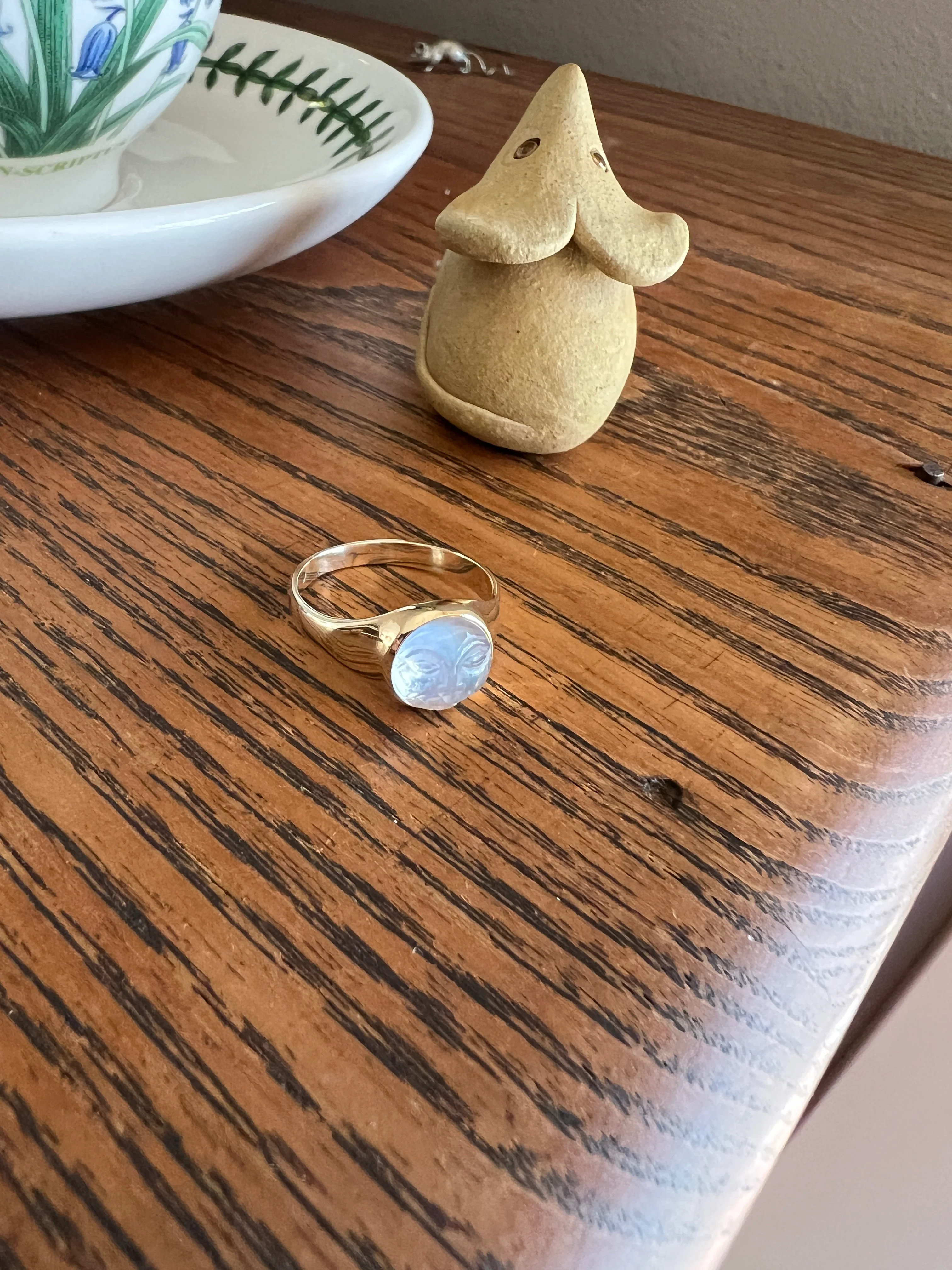 Smiling MAN in the MOON Blue Moonstone Vintage RING 14k Gold Figural Glow - Image 20