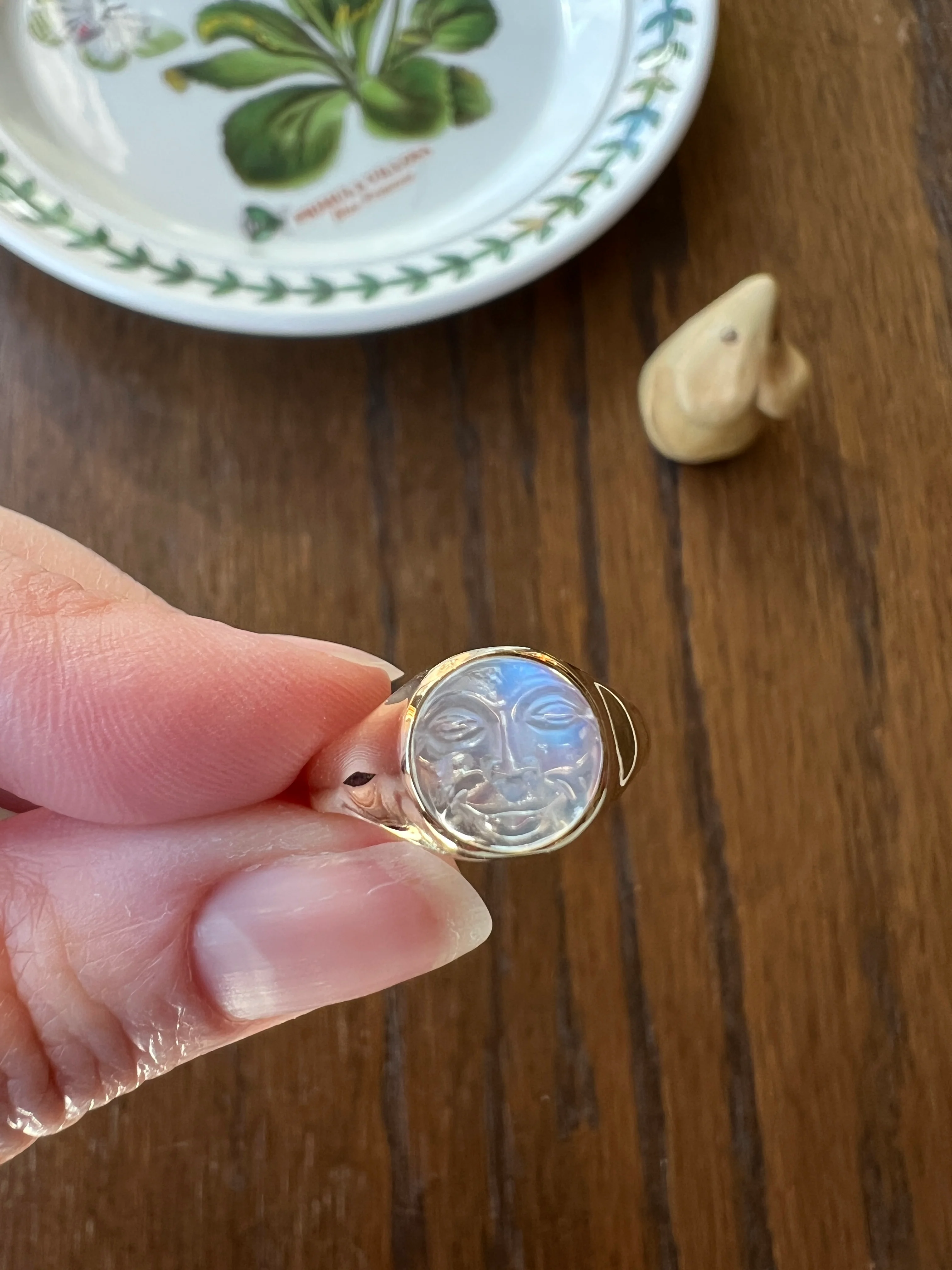 Smiling MAN in the MOON Blue Moonstone Vintage RING 14k Gold Figural Glow - Image 21