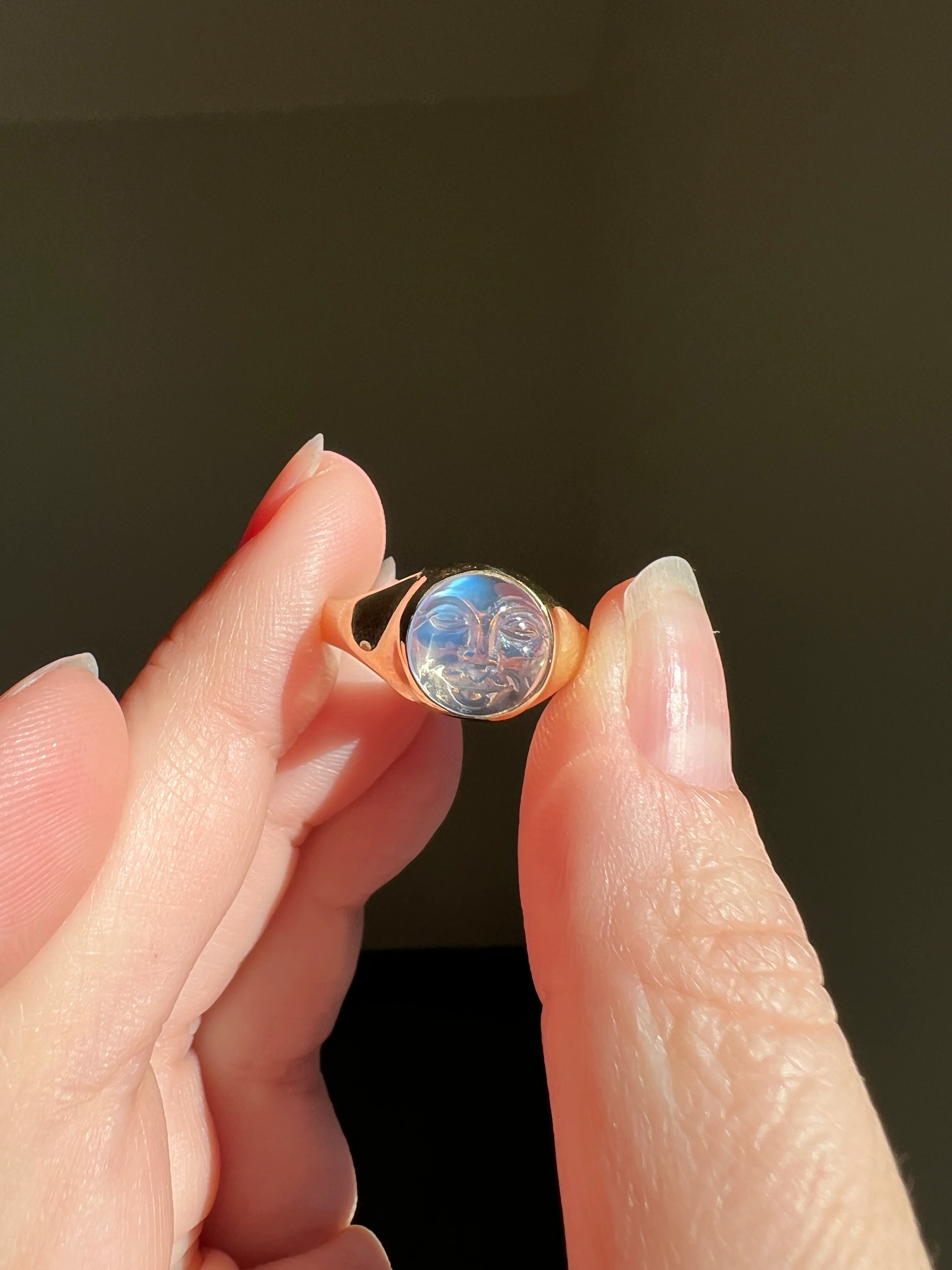 Smiling MAN in the MOON Blue Moonstone Vintage RING 14k Gold Figural Glow - Image 29