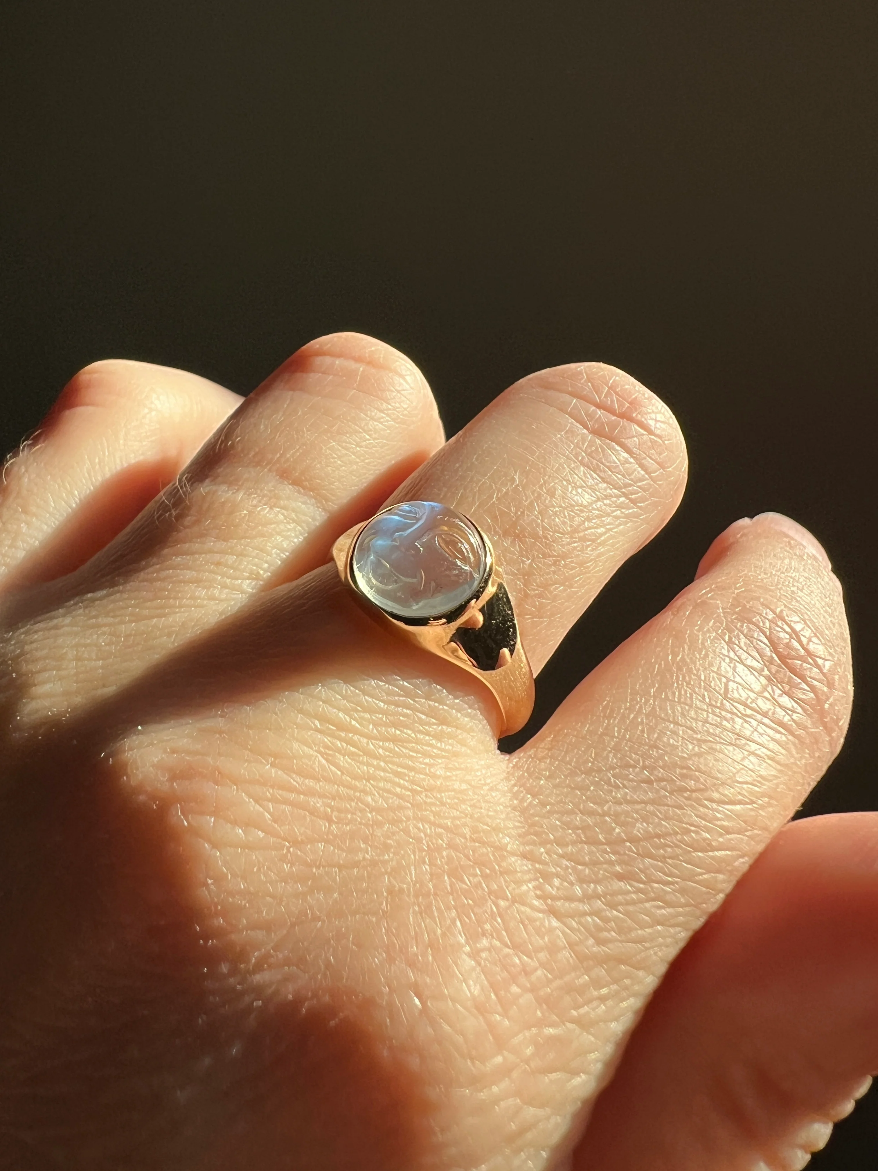 Smiling MAN in the MOON Blue Moonstone Vintage RING 14k Gold Figural Glow - Image 31
