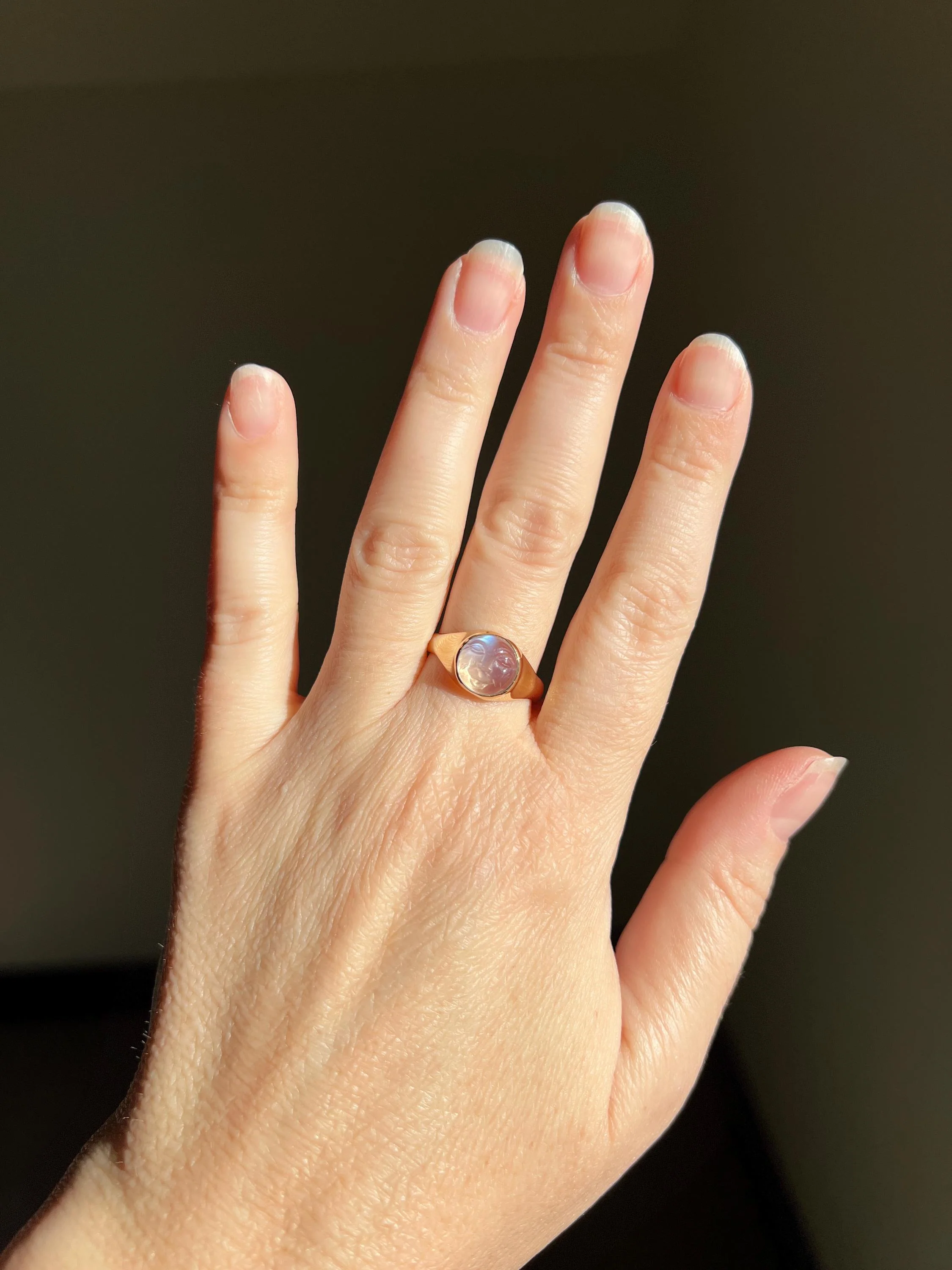 Smiling MAN in the MOON Blue Moonstone Vintage RING 14k Gold Figural Glow - Image 6