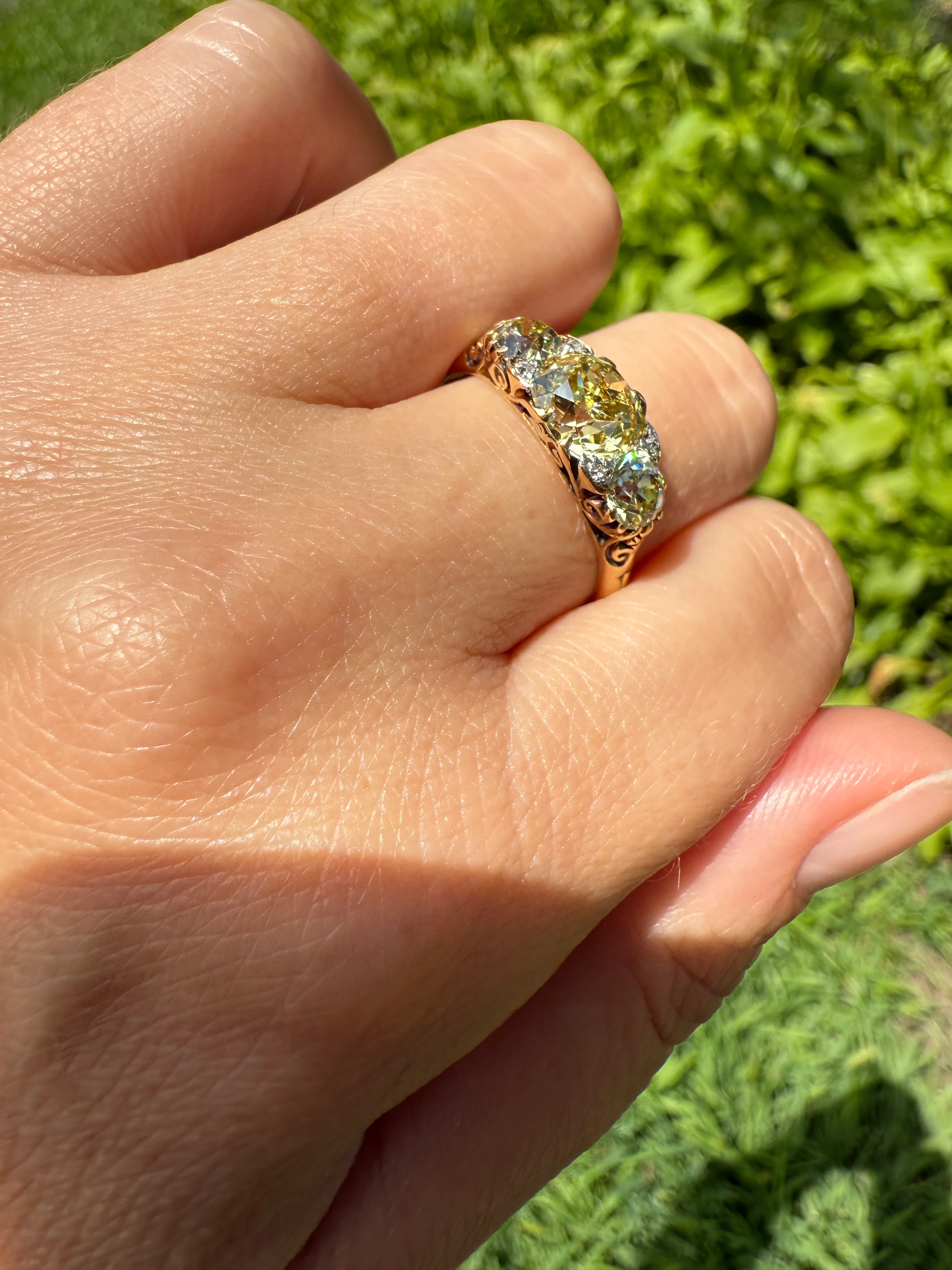 SPECIAL 3.1 Carat Antique FANCY YELLOW Old Mine Cut Diamond Three Stone Canary Ring Gemset Prong Spacers 18k Gold Rare Chunky Band - Image 12