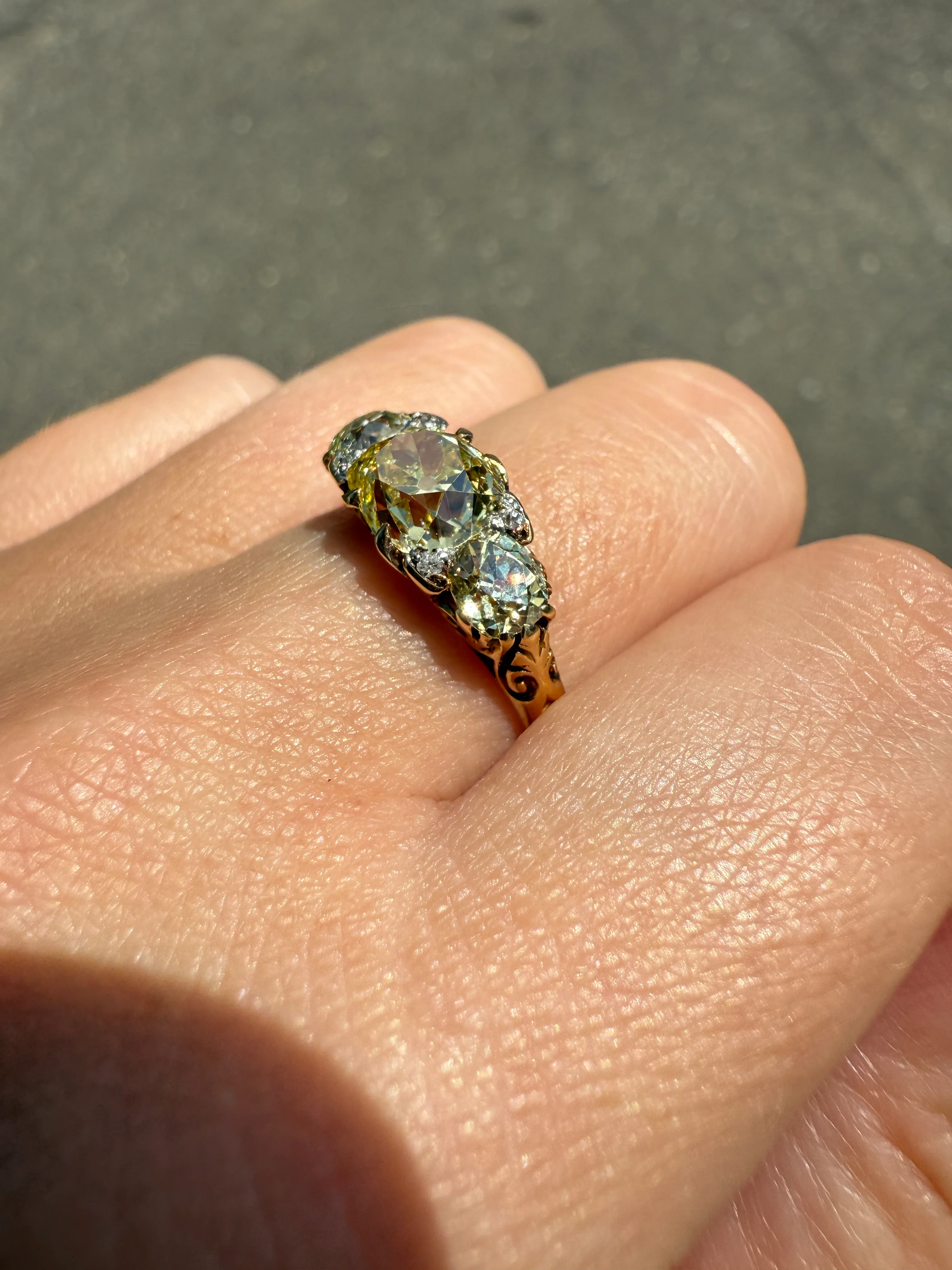 SPECIAL 3.1 Carat Antique FANCY YELLOW Old Mine Cut Diamond Three Stone Canary Ring Gemset Prong Spacers 18k Gold Rare Chunky Band - Image 18