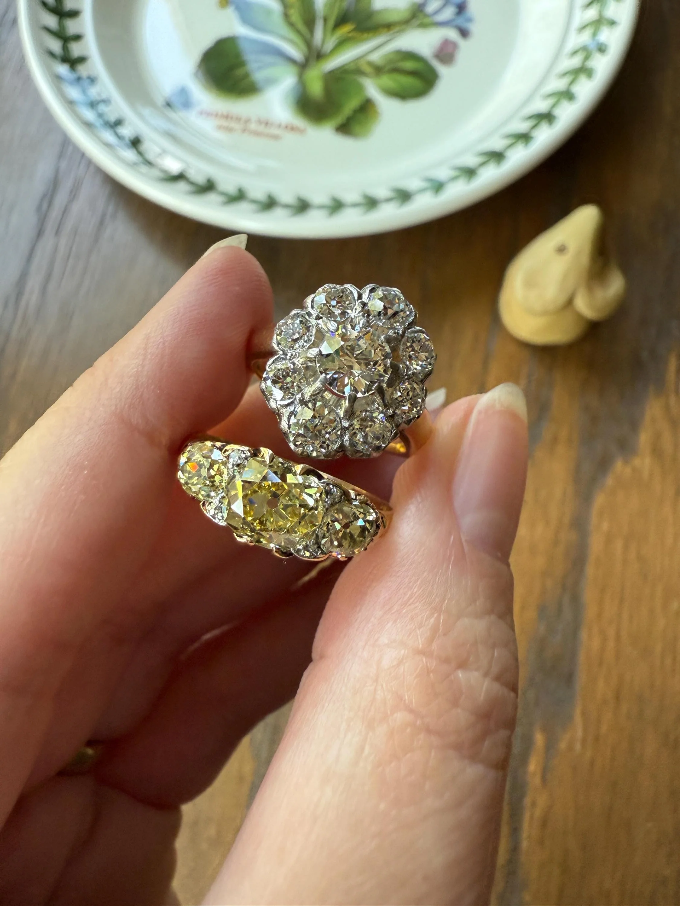 SPECIAL 3.1 Carat Antique FANCY YELLOW Old Mine Cut Diamond Three Stone Canary Ring Gemset Prong Spacers 18k Gold Rare Chunky Band - Image 8