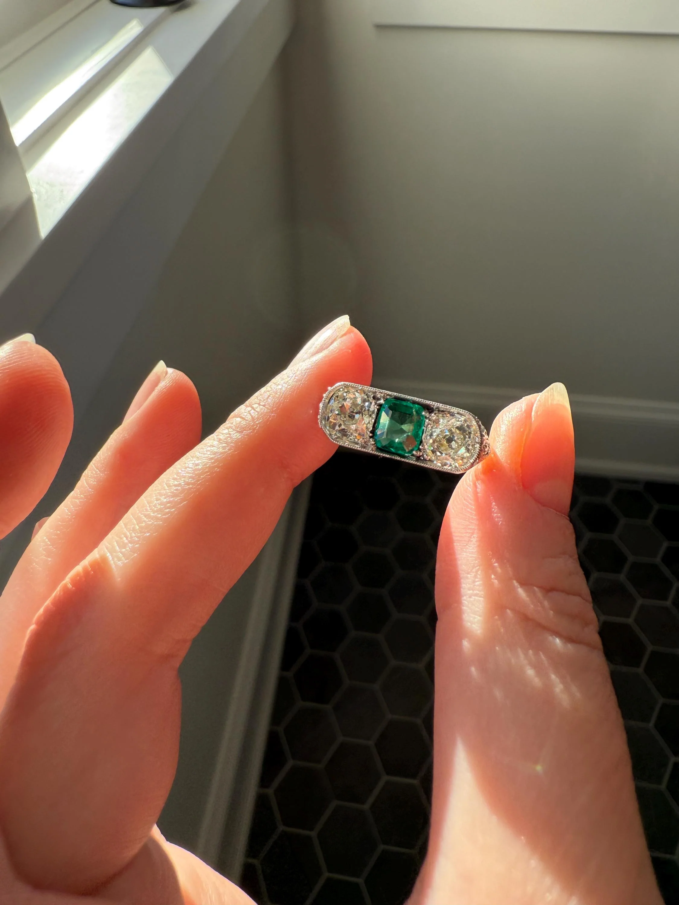 Special Antique Natural Emerald 2 Carats Old Mine Cut DIAMOND Three Stone Ring Boxed Platinum Green Art Deco Ornate Filigree Stacker - Image 10