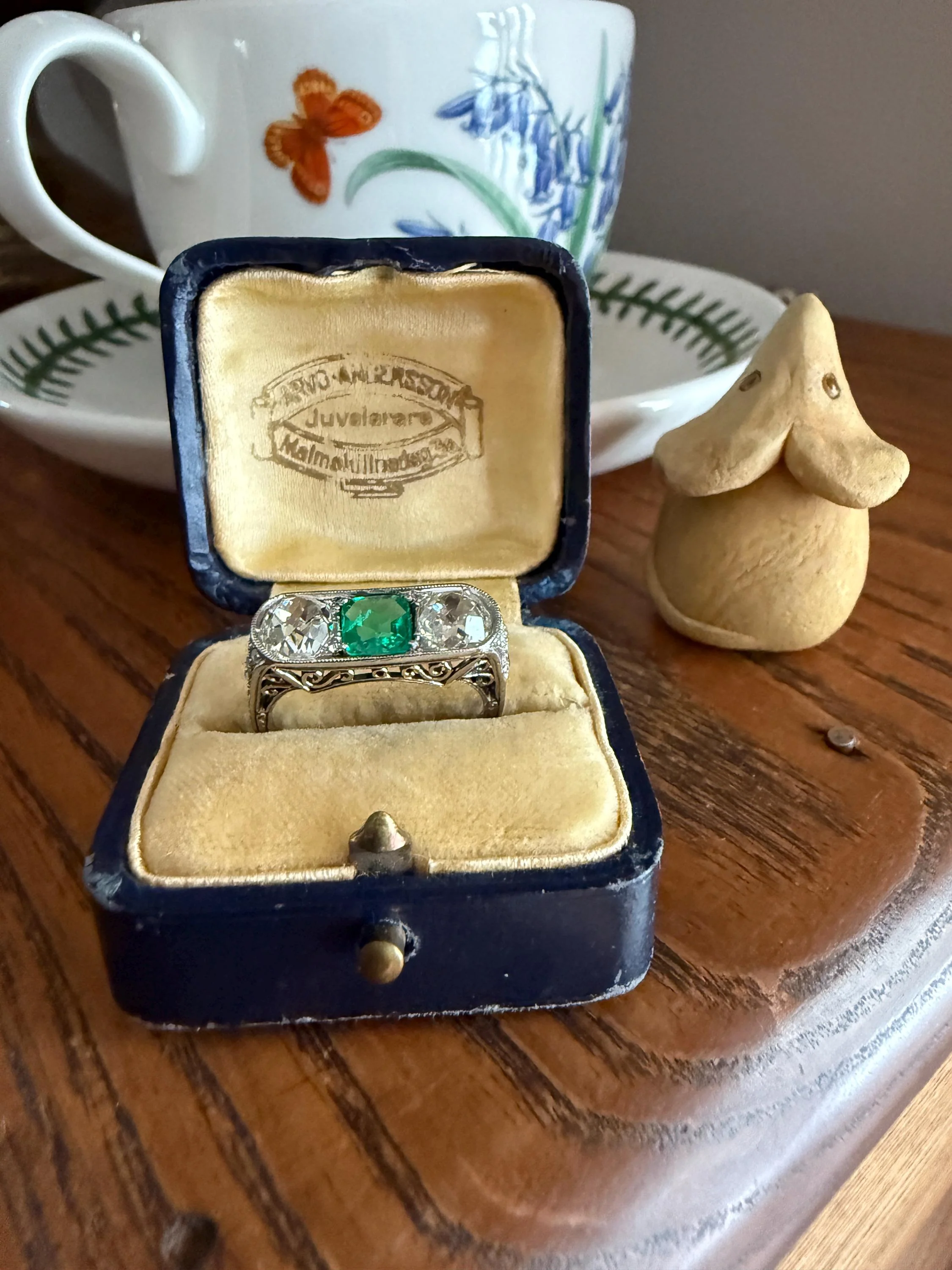 Special Antique Natural Emerald 2 Carats Old Mine Cut DIAMOND Three Stone Ring Boxed Platinum Green Art Deco Ornate Filigree Stacker - Image 3