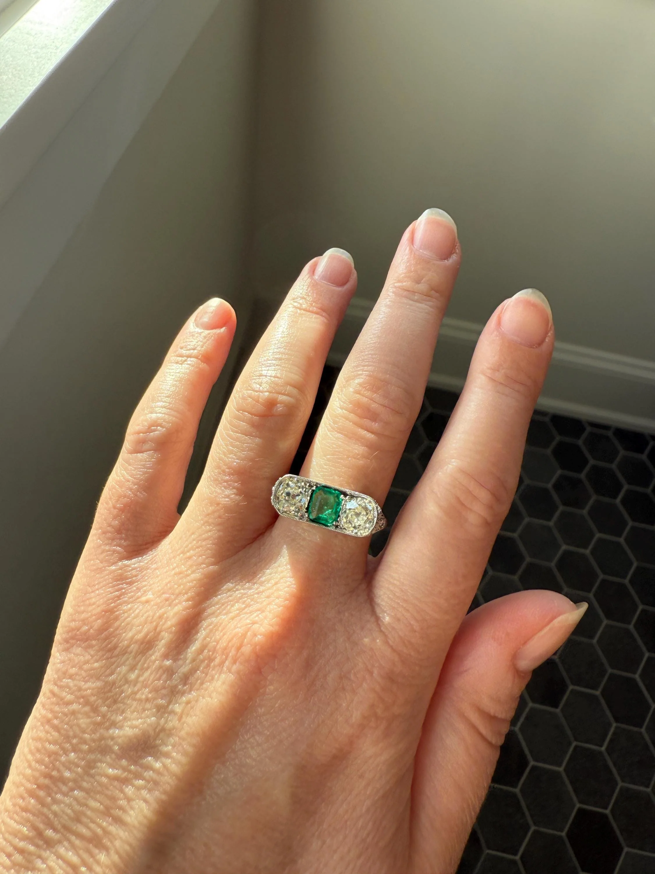 Special Antique Natural Emerald 2 Carats Old Mine Cut DIAMOND Three Stone Ring Boxed Platinum Green Art Deco Ornate Filigree Stacker - Image 5