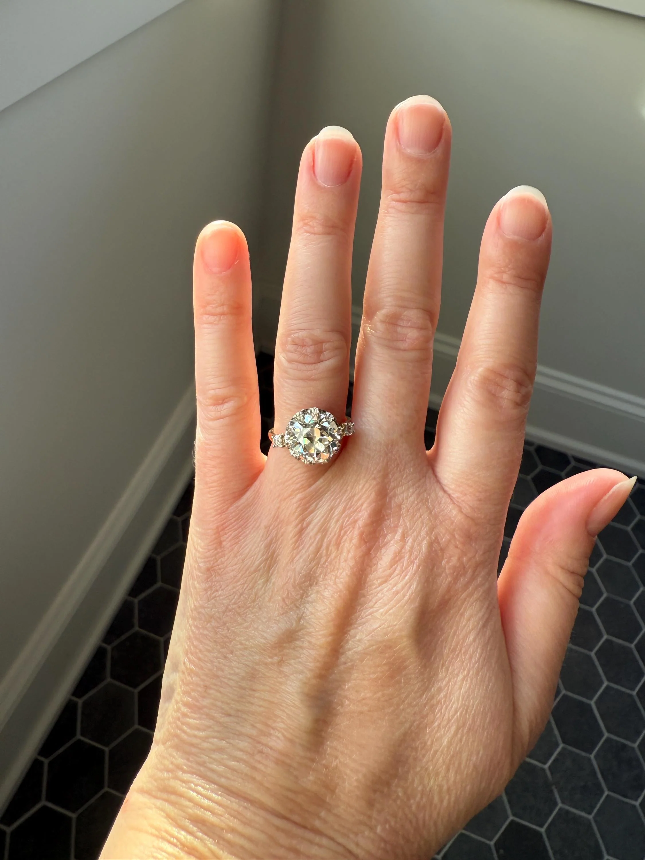 Special French Original Antique 4.07 CARAT Natural Old European Cut DIAMOND Eye Clean Solitaire Engagement Ring 18k Rosy Gold Platinum - Image 2