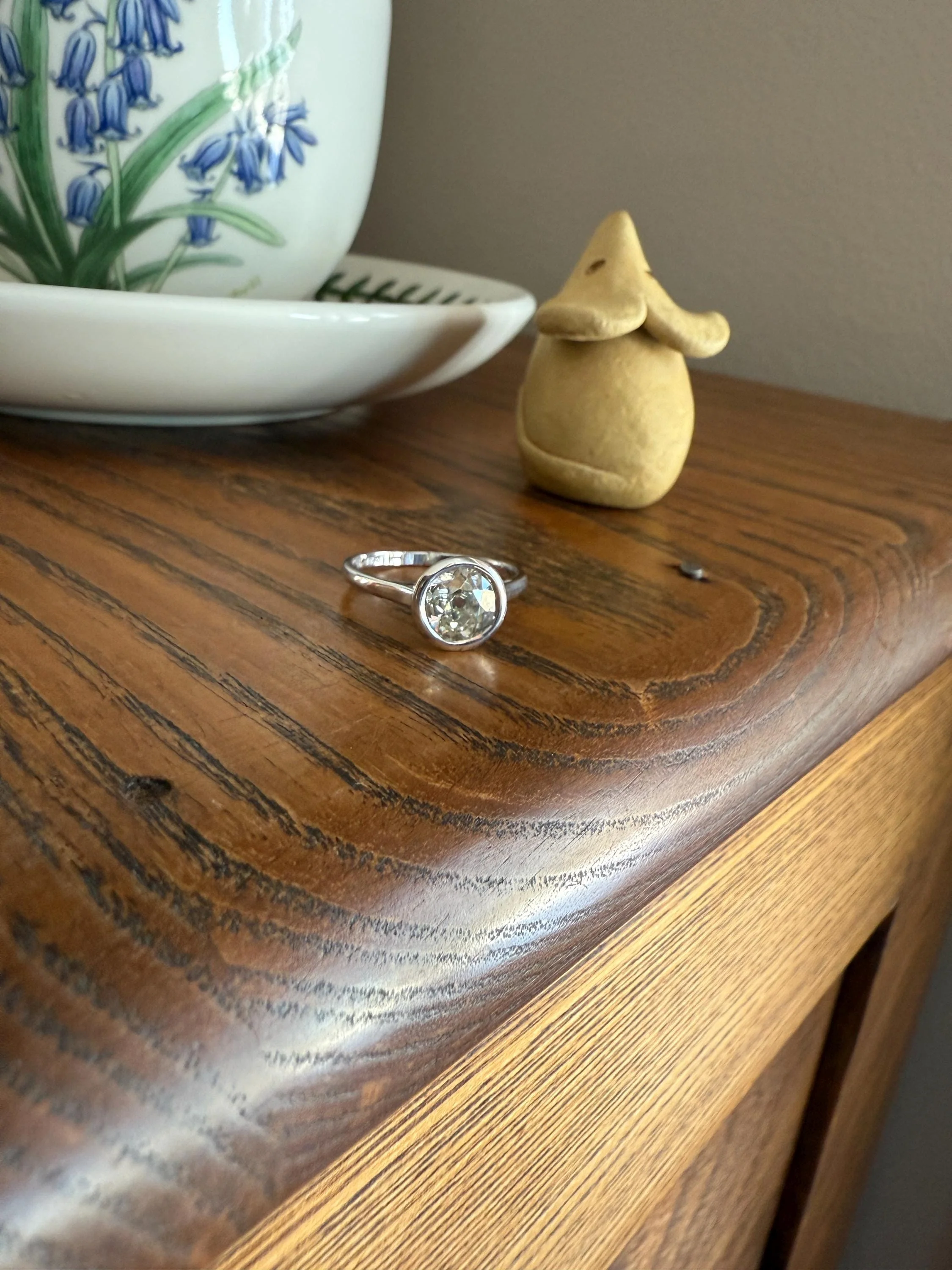 SPREADY Vintage 1.1 Carat Old Mine Cut DIAMOND Bezel Set Ring Art Deco Stacker Band 18k White Gold Solitaire Geometric Engagement - Image 18