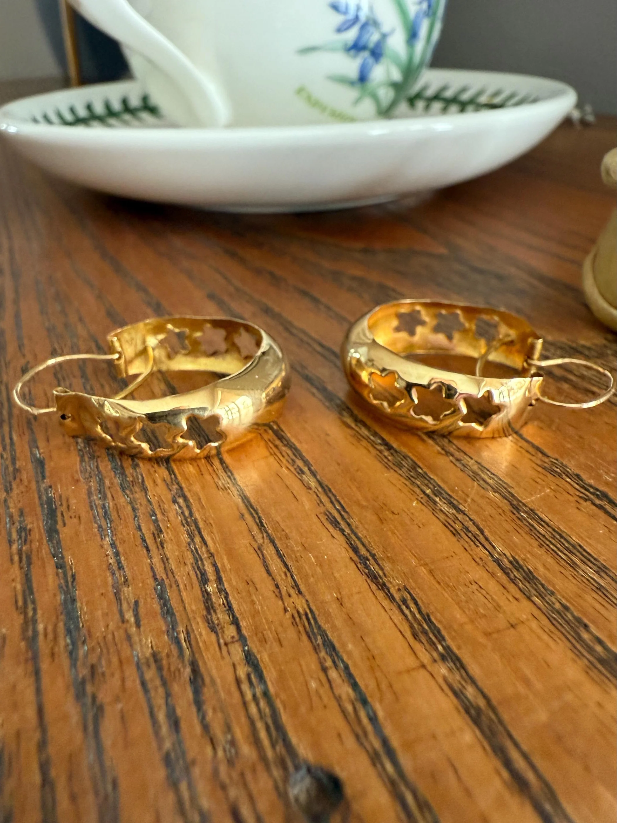 STAR Large Cutout Figural Creole Hoop Earrings French 18k Gold Vintage Chunky Retro Celestial