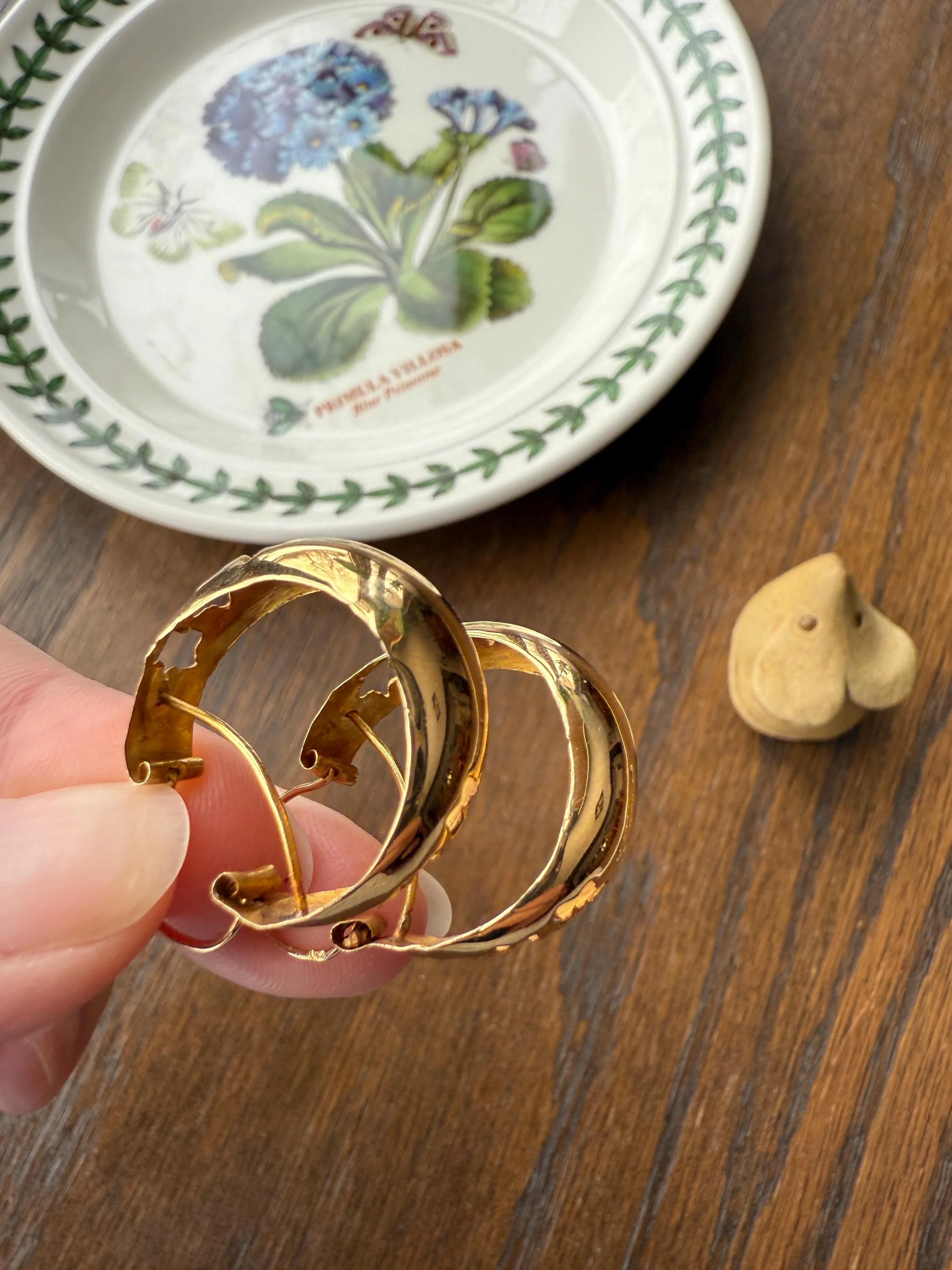 STAR Large Cutout Figural Creole Hoop Earrings French 18k Gold Vintage Chunky Retro Celestial - Image 16