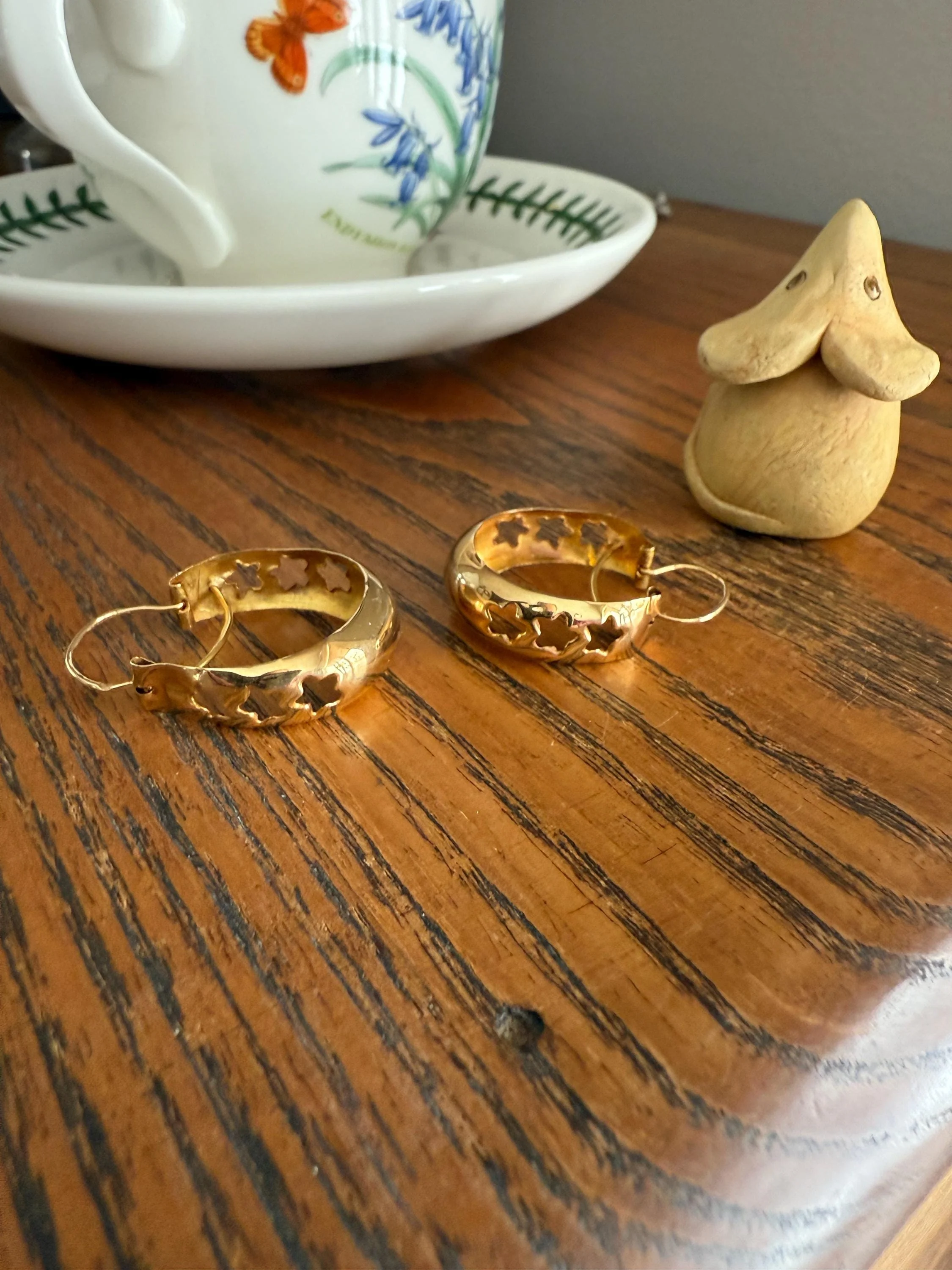 STAR Large Cutout Figural Creole Hoop Earrings French 18k Gold Vintage Chunky Retro Celestial - Image 8