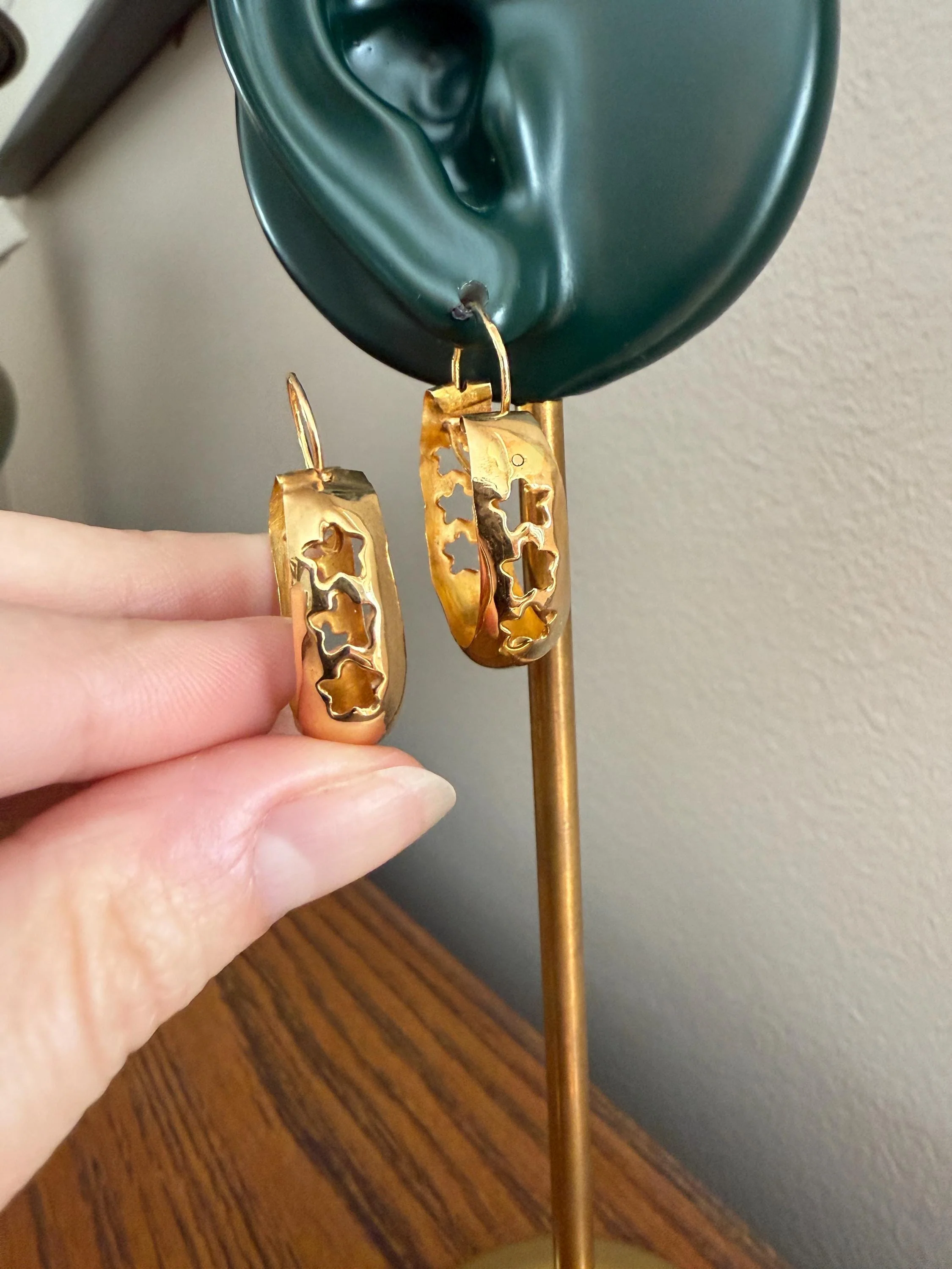 STAR Large Cutout Figural Creole Hoop Earrings French 18k Gold Vintage Chunky Retro Celestial - Image 9
