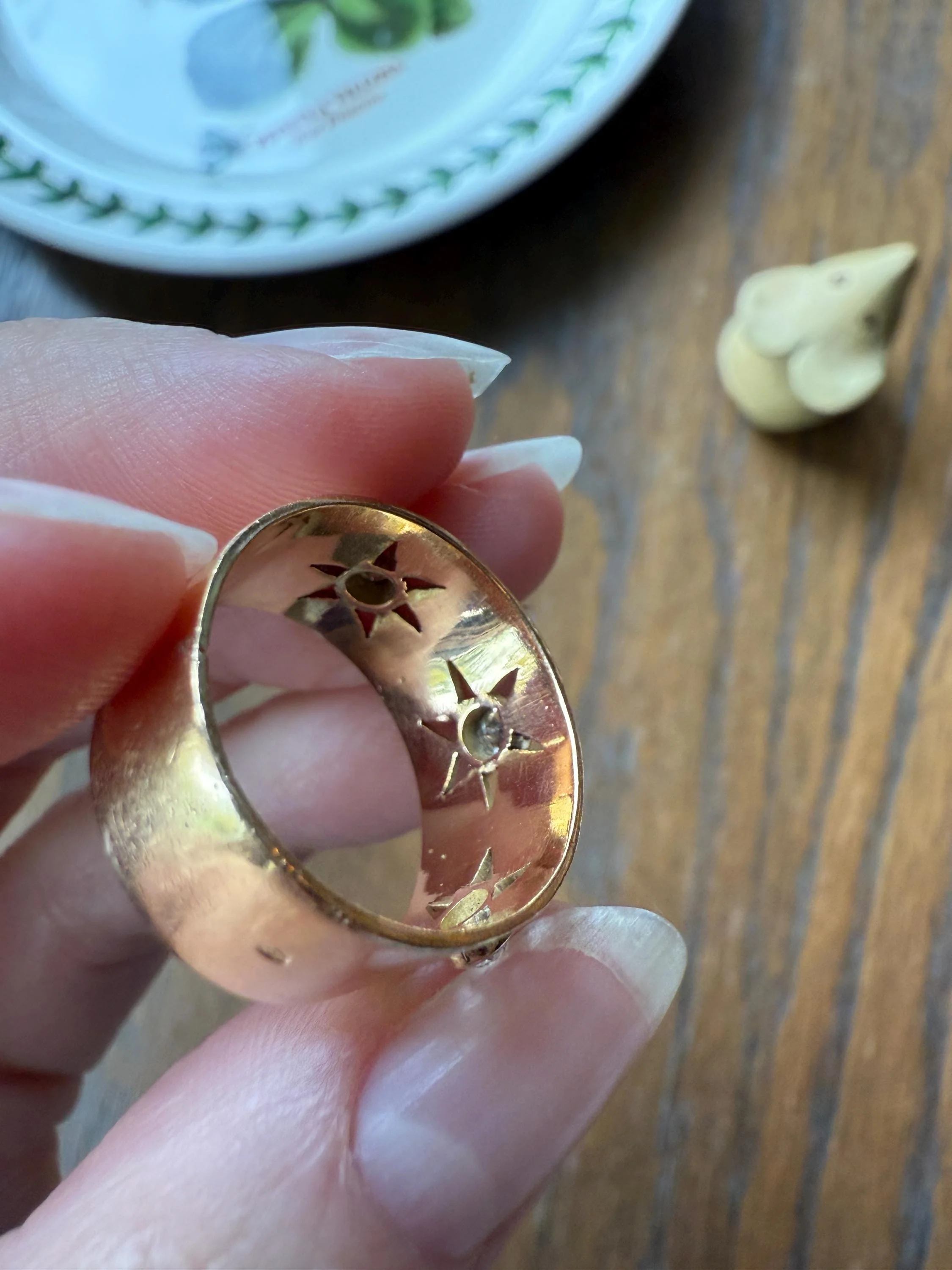 STARS Vintage Three Stone Diamond 11mm Wide Cigar Band French 18k Gold Old Mine & Brilliant Cut Chunky 3D Stacker Figural - Image 12