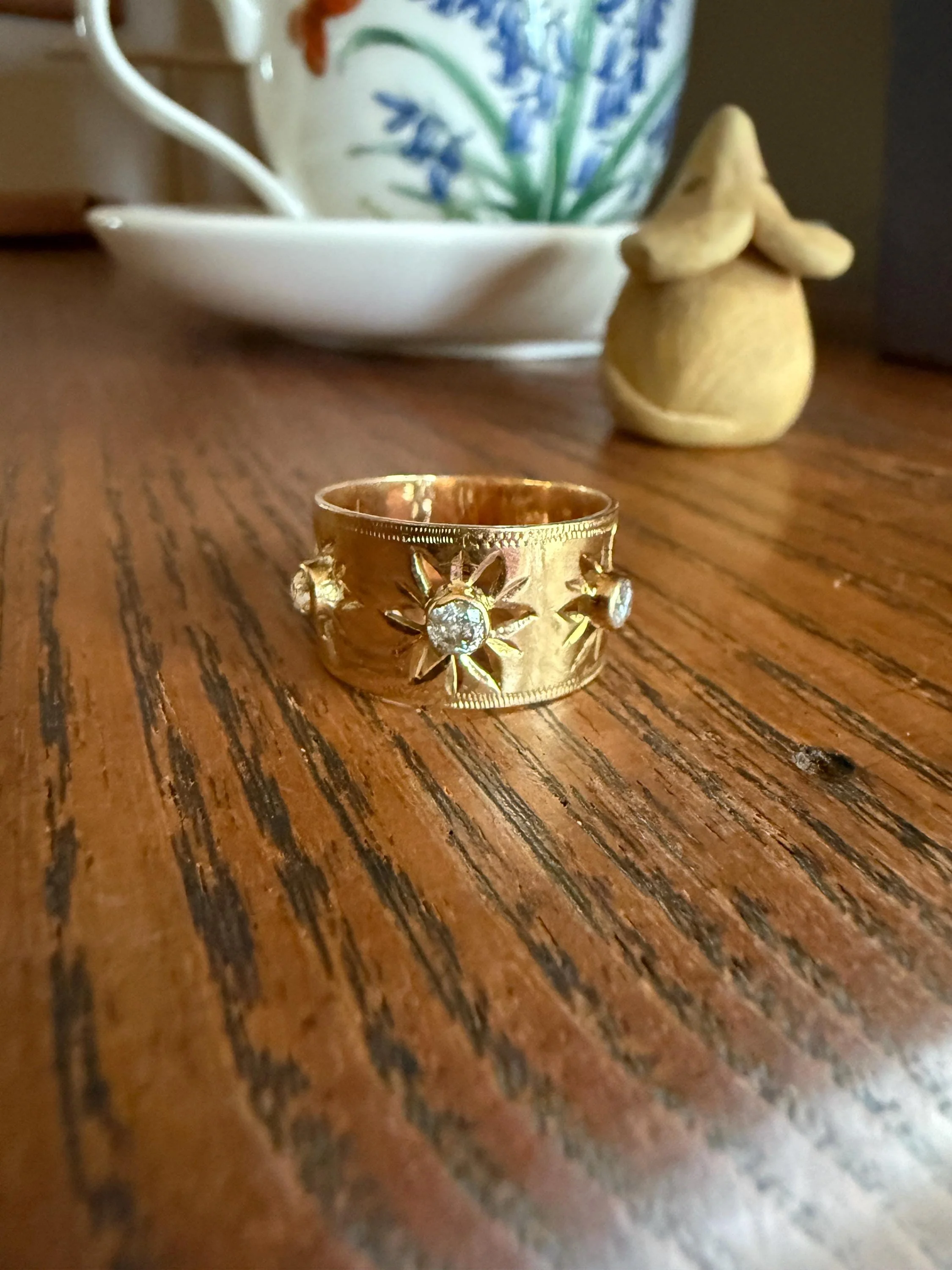 STARS Vintage Three Stone Diamond 11mm Wide Cigar Band French 18k Gold Old Mine & Brilliant Cut Chunky 3D Stacker Figural - Image 2