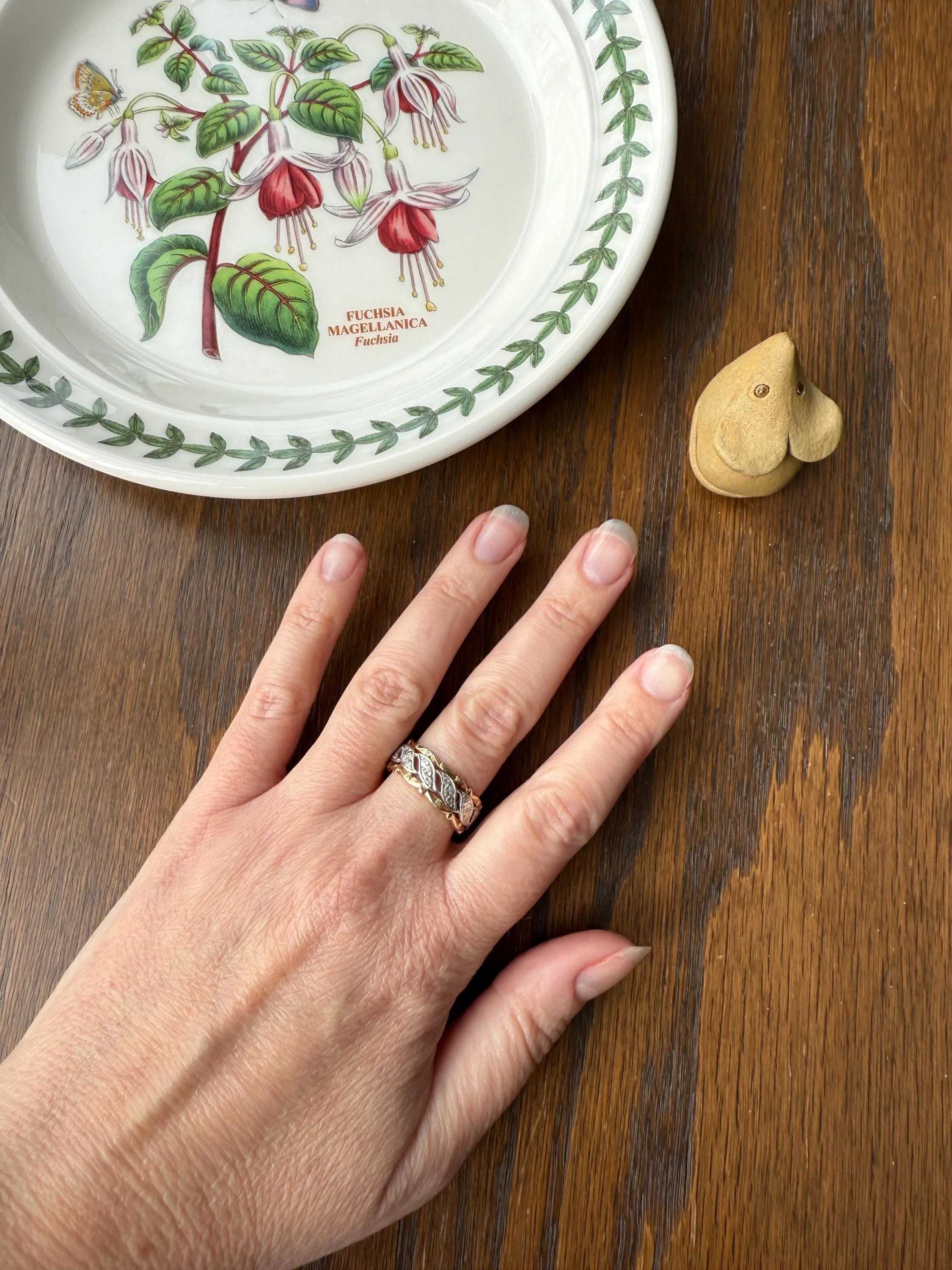 Swirling Art Deco ANTIQUE Two Tone 14k Gold Ring Eternity Wide Band Wedding Chunky Stacker Illusion Chiseled Rivet Cigar - Image 10