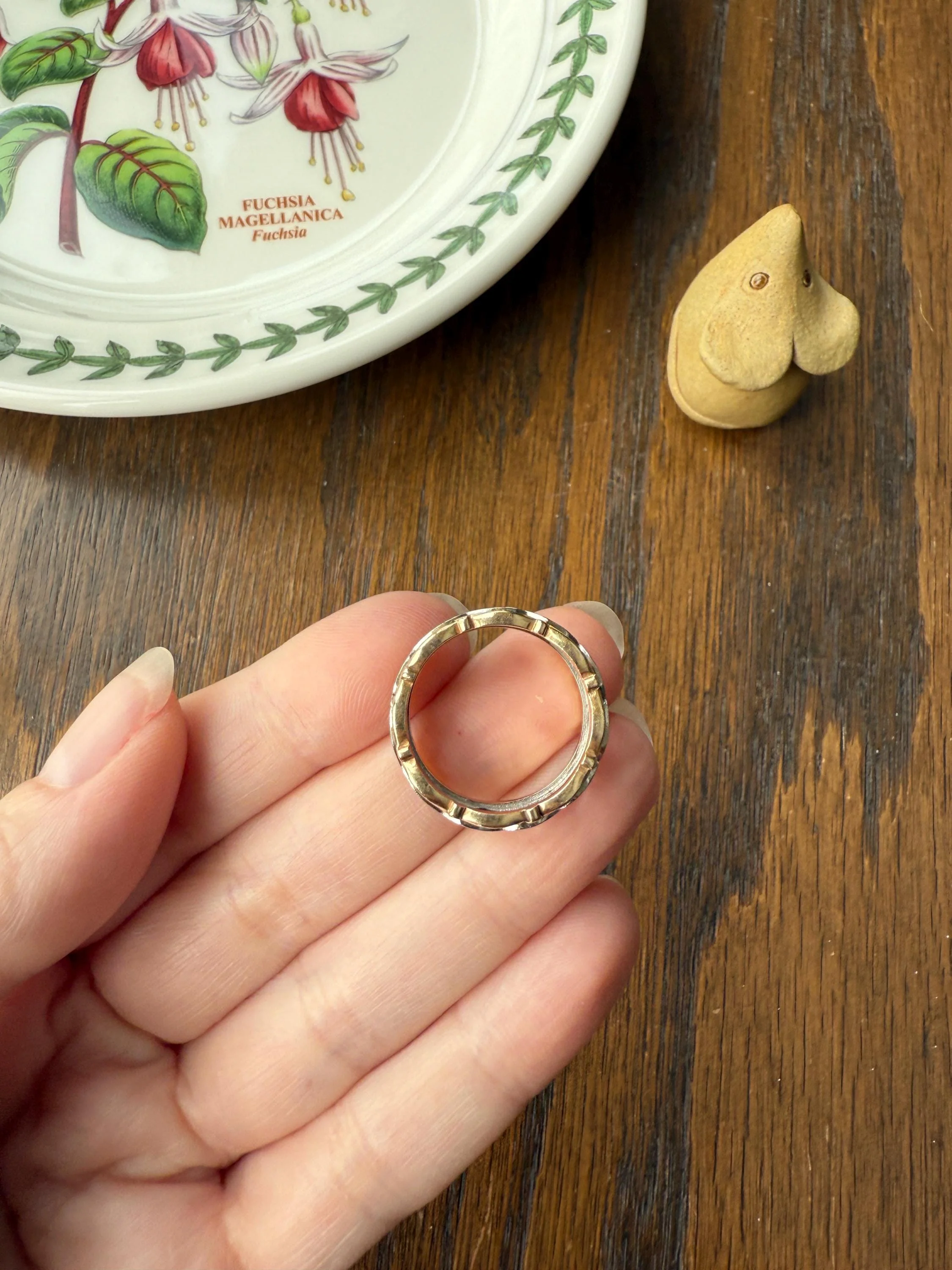 Swirling Art Deco ANTIQUE Two Tone 14k Gold Ring Eternity Wide Band Wedding Chunky Stacker Illusion Chiseled Rivet Cigar - Image 14