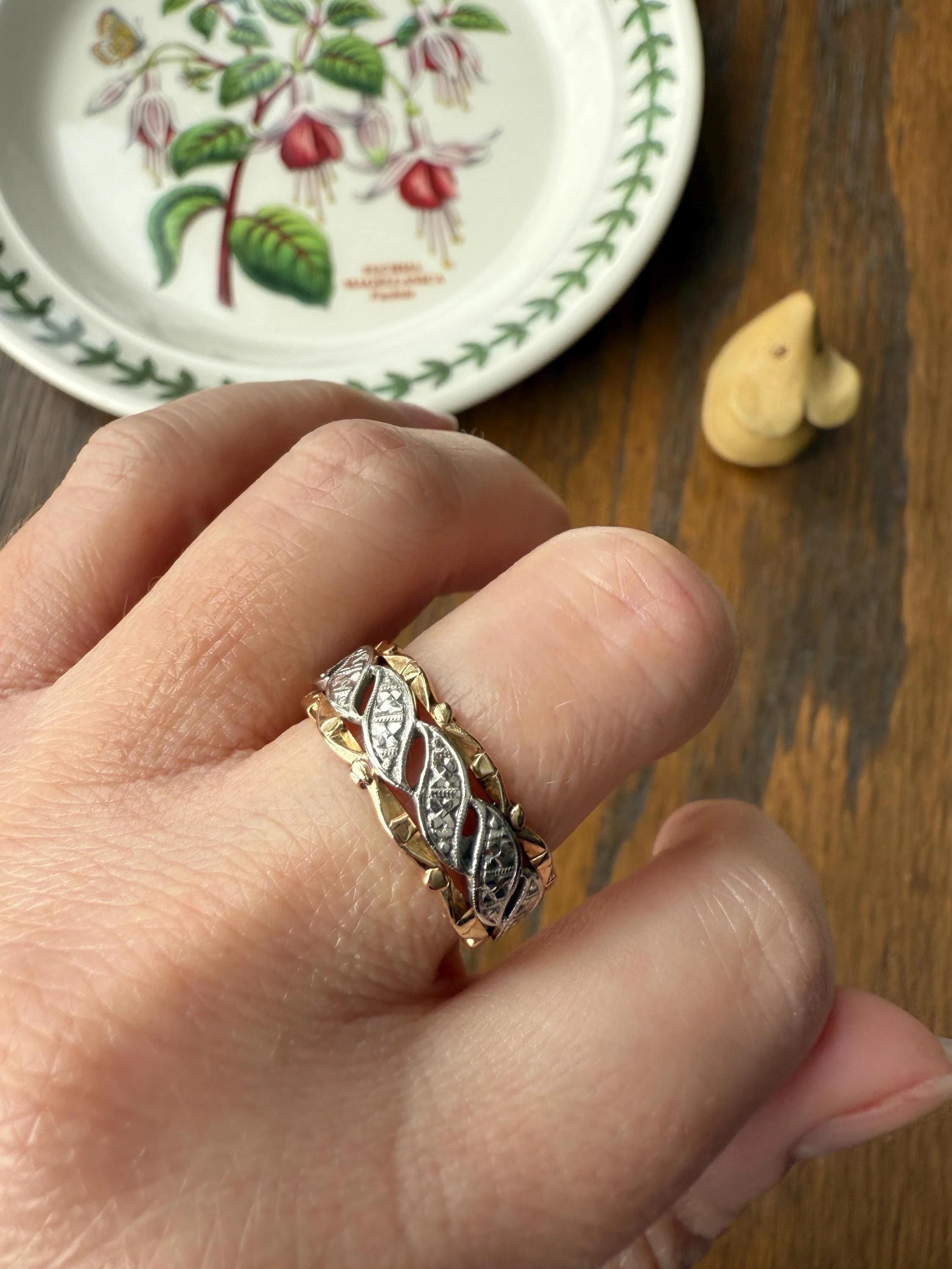 Swirling Art Deco ANTIQUE Two Tone 14k Gold Ring Eternity Wide Band Wedding Chunky Stacker Illusion Chiseled Rivet Cigar - Image 2