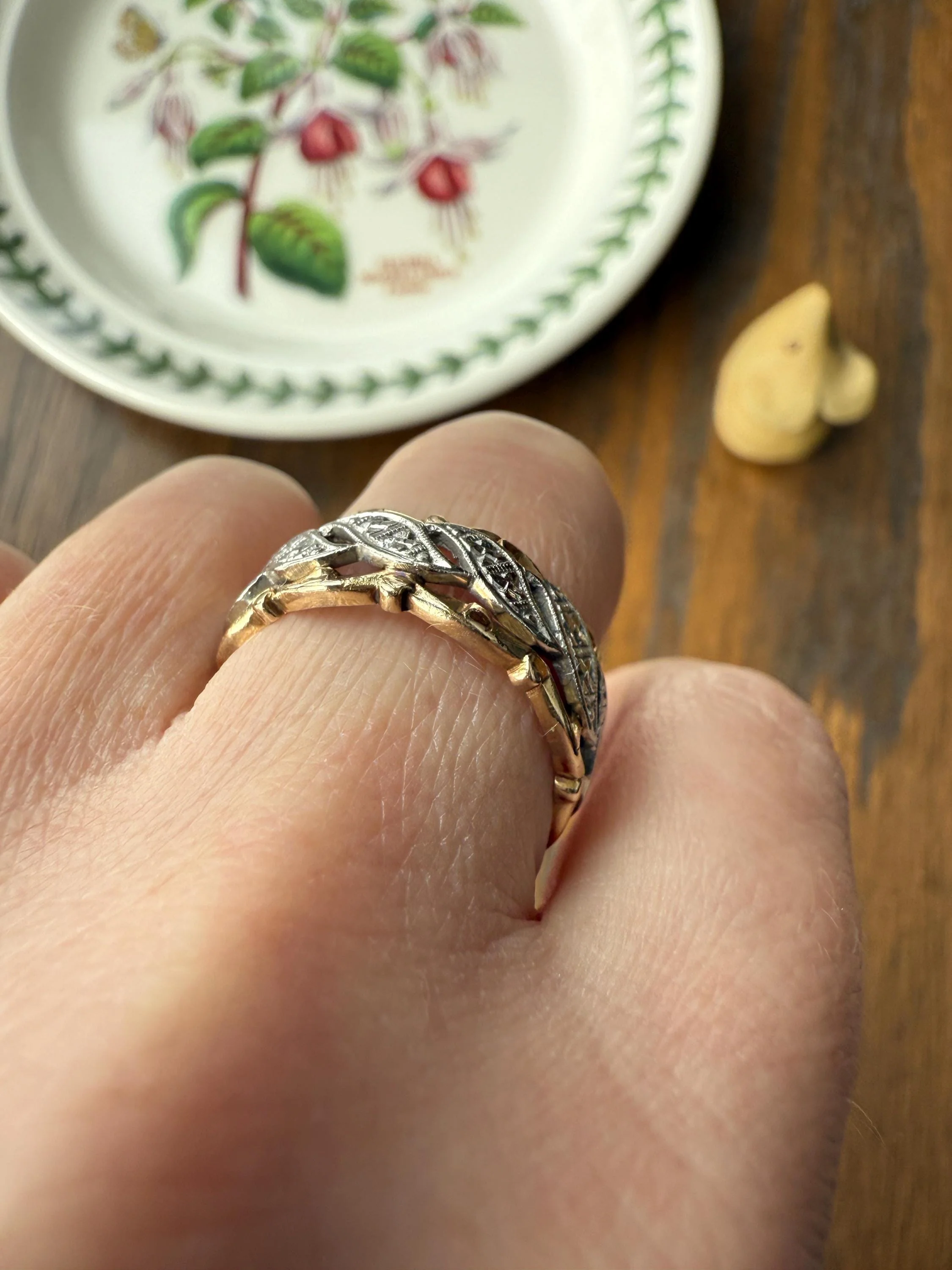 Swirling Art Deco ANTIQUE Two Tone 14k Gold Ring Eternity Wide Band Wedding Chunky Stacker Illusion Chiseled Rivet Cigar - Image 3