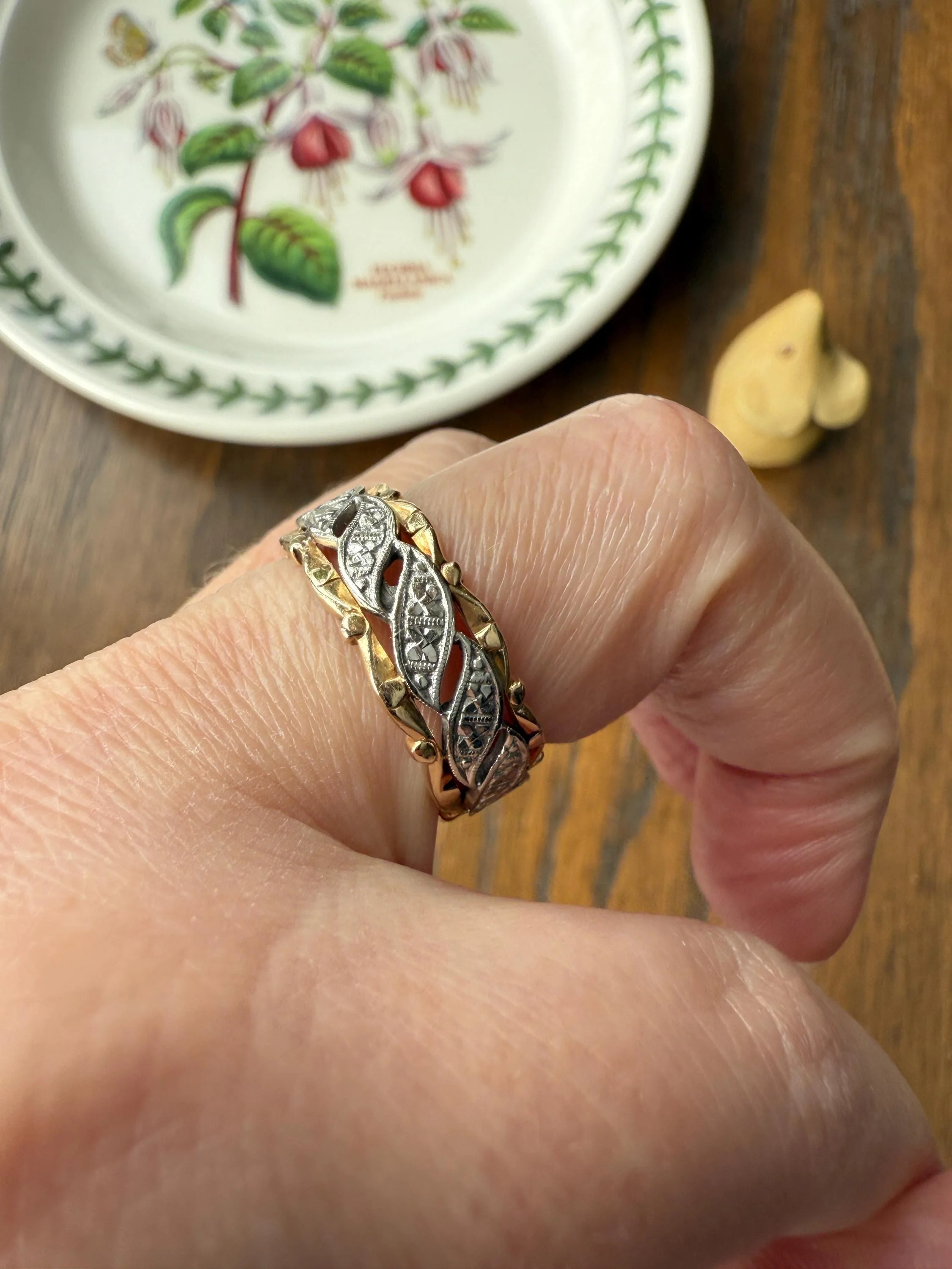 Swirling Art Deco ANTIQUE Two Tone 14k Gold Ring Eternity Wide Band Wedding Chunky Stacker Illusion Chiseled Rivet Cigar - Image 6