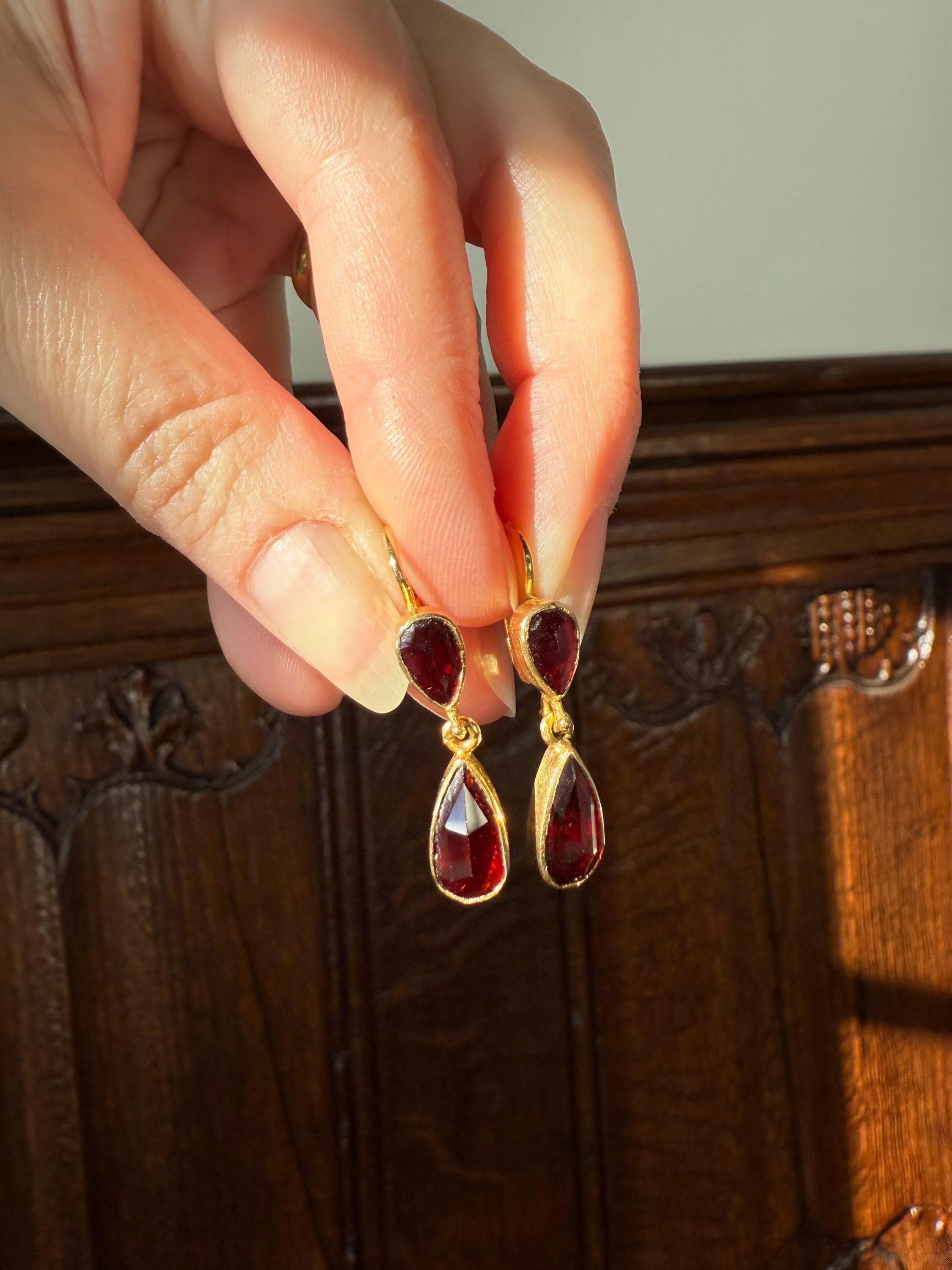 Teardrop Dangles Vintage Pear PERPIGNAN GARNET Earrings 18k Gold  French Dormouse Rose Cut Closed Back Crimson Red - Image 7