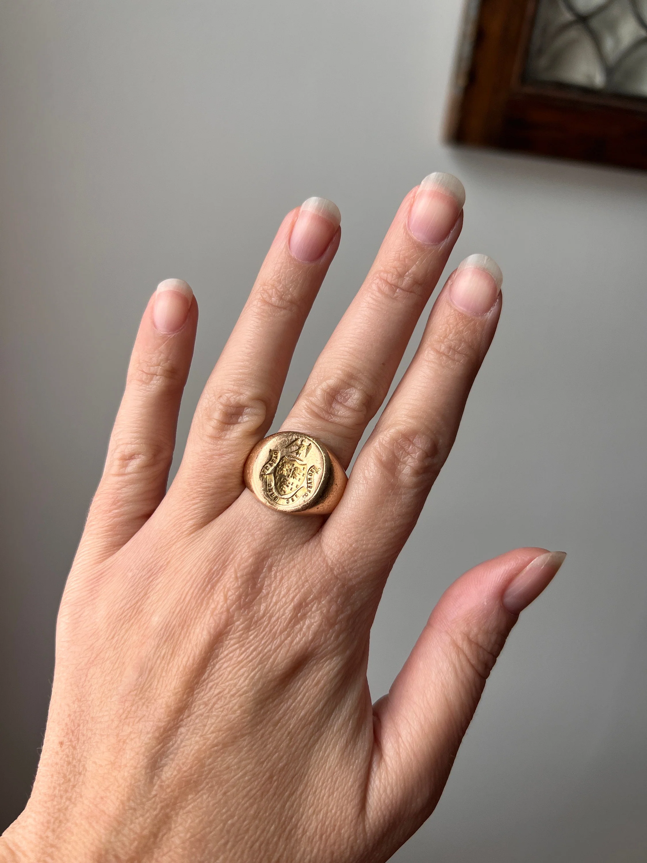 The " I DON'T CARE " Signet Ring French Antique HEAVY 19g 18k Gold Solid Shield Eagle Lion Fleur De Lis Chunky Unisex - Image 9