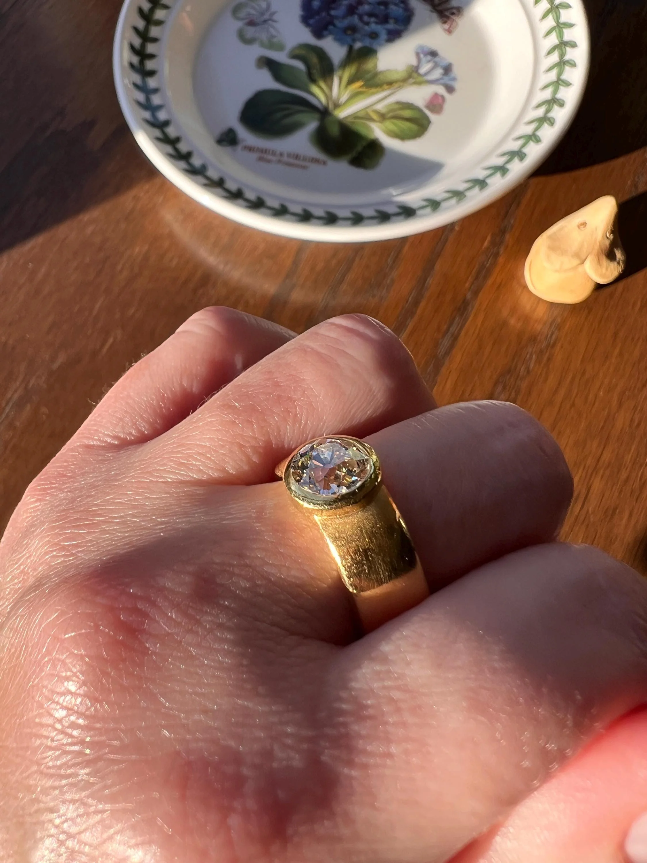 TWO Carat Eye Clean Old Mine Cut DIAMOND Antique HEAVY 17.6g 22k Gold Bezel Set Chunky Gypsy Ring Solitaire - Image 5