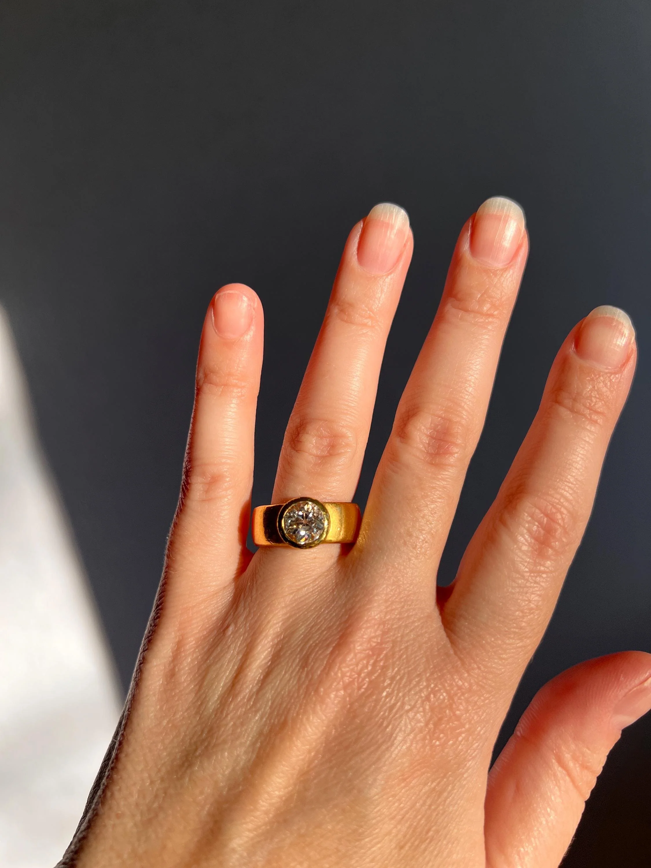TWO Carat Eye Clean Old Mine Cut DIAMOND Antique HEAVY 17.6g 22k Gold Bezel Set Chunky Gypsy Ring Solitaire - Image 6