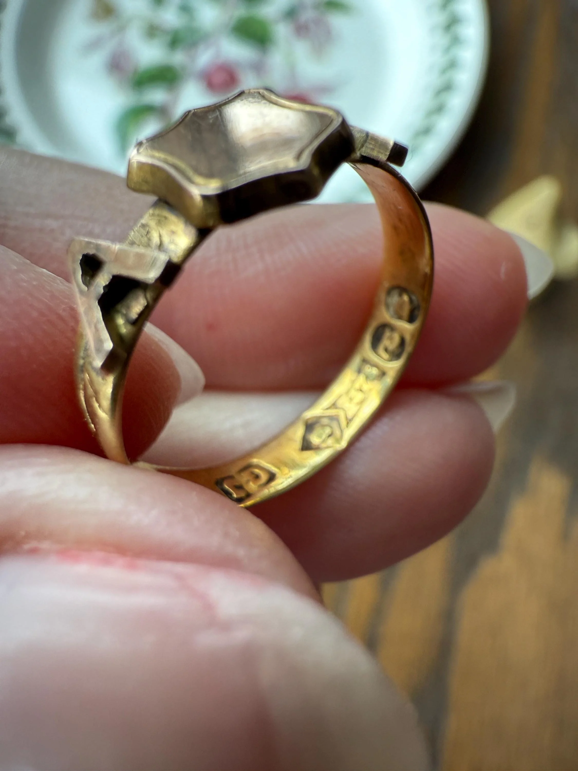 Unique " AF " Shield Signet Ring Antique Engraved Band 9k Gold Solid Unisex Stacker Figural Ready to Engrave / Personalize - Image 13