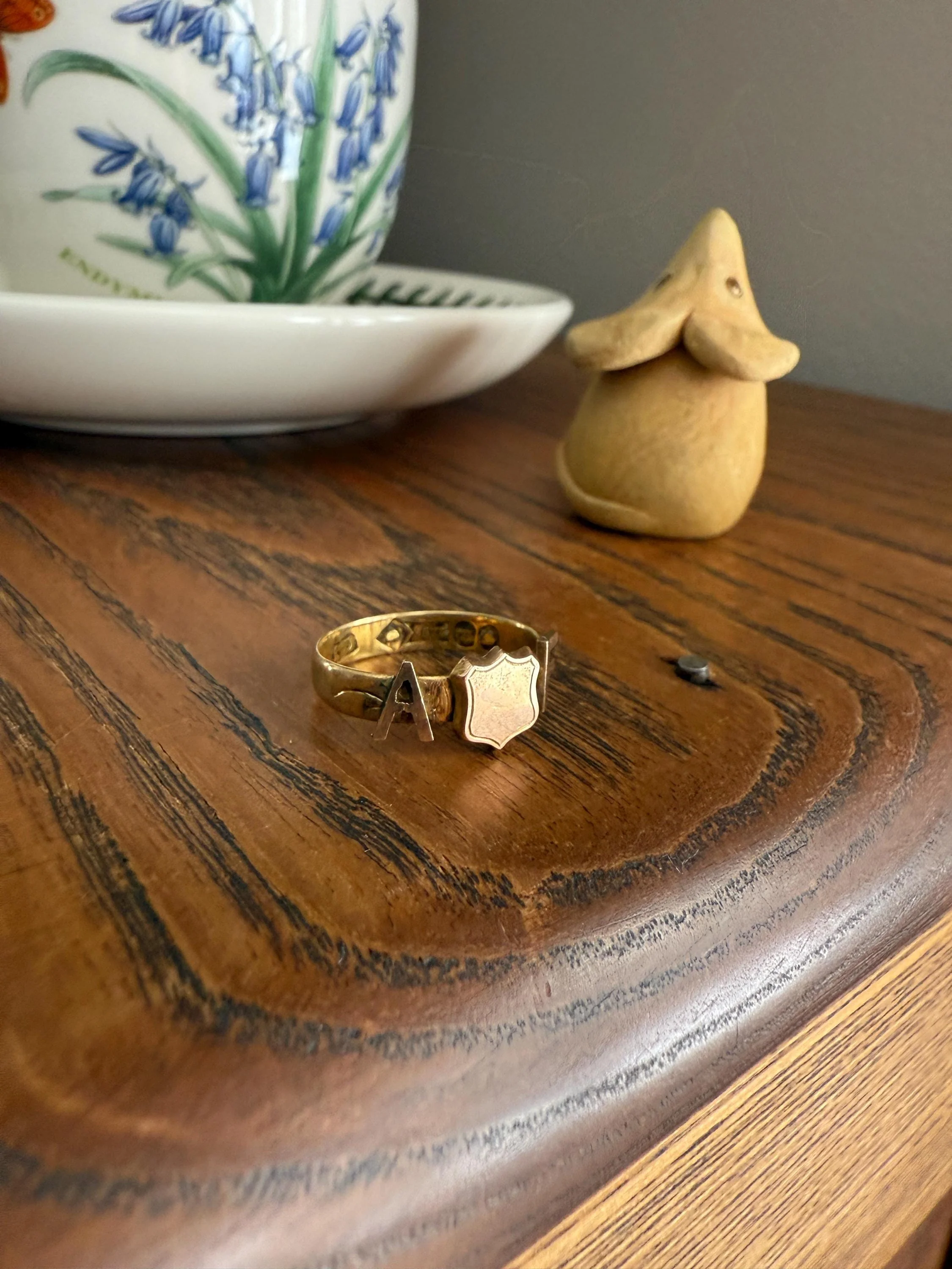 Unique " AF " Shield Signet Ring Antique Engraved Band 9k Gold Solid Unisex Stacker Figural Ready to Engrave / Personalize - Image 2