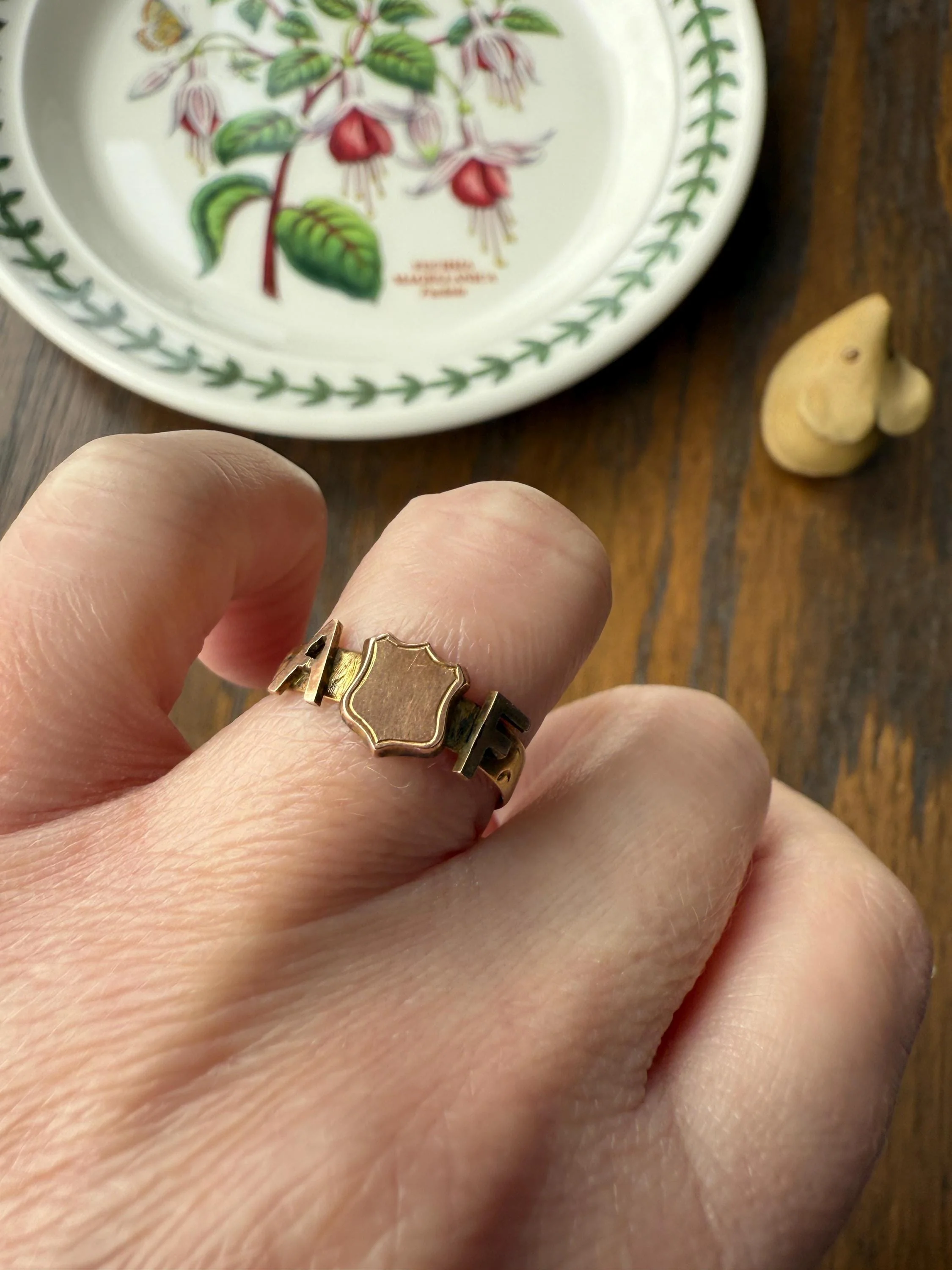Unique " AF " Shield Signet Ring Antique Engraved Band 9k Gold Solid Unisex Stacker Figural Ready to Engrave / Personalize - Image 3