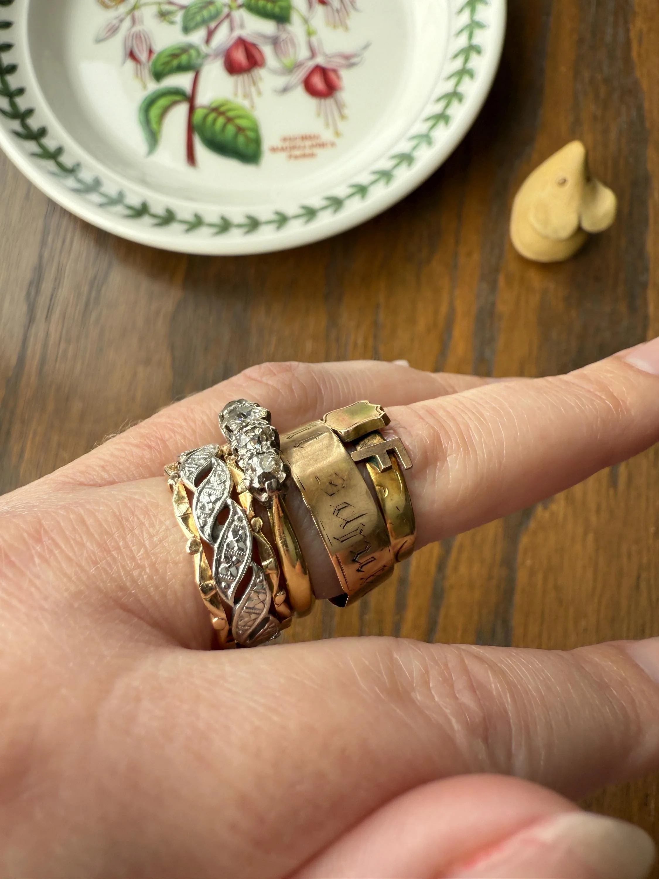 Unique " AF " Shield Signet Ring Antique Engraved Band 9k Gold Solid Unisex Stacker Figural Ready to Engrave / Personalize - Image 7
