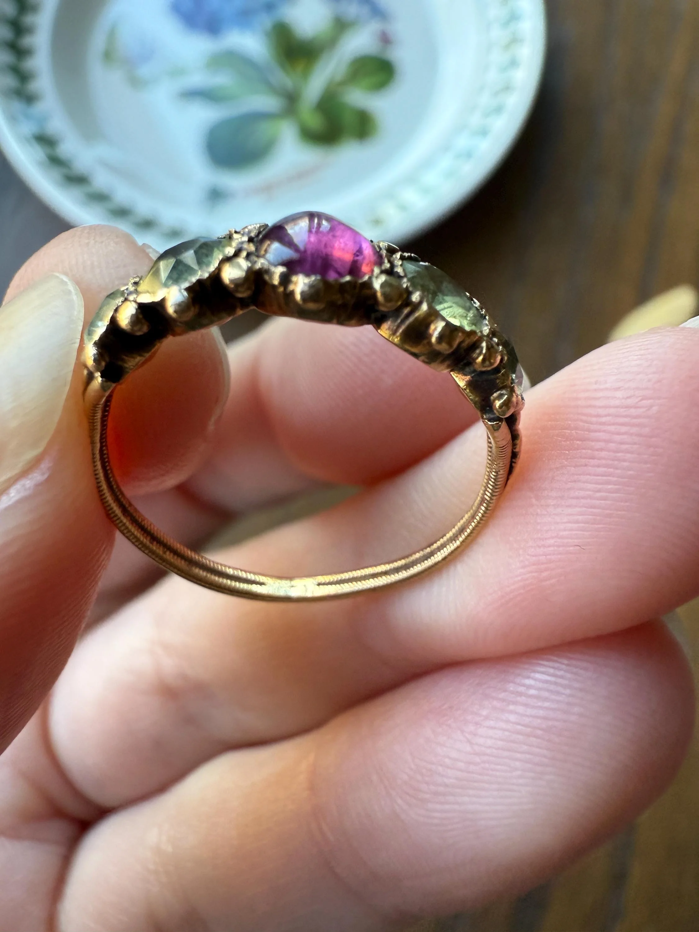 Unique Antique Georgian to Victorian Five Stone Old Cut Green Chrysoberyl & Cabochon Amethyst Stacker Band 18k Gold Ring Foiled Suffragette - Image 16