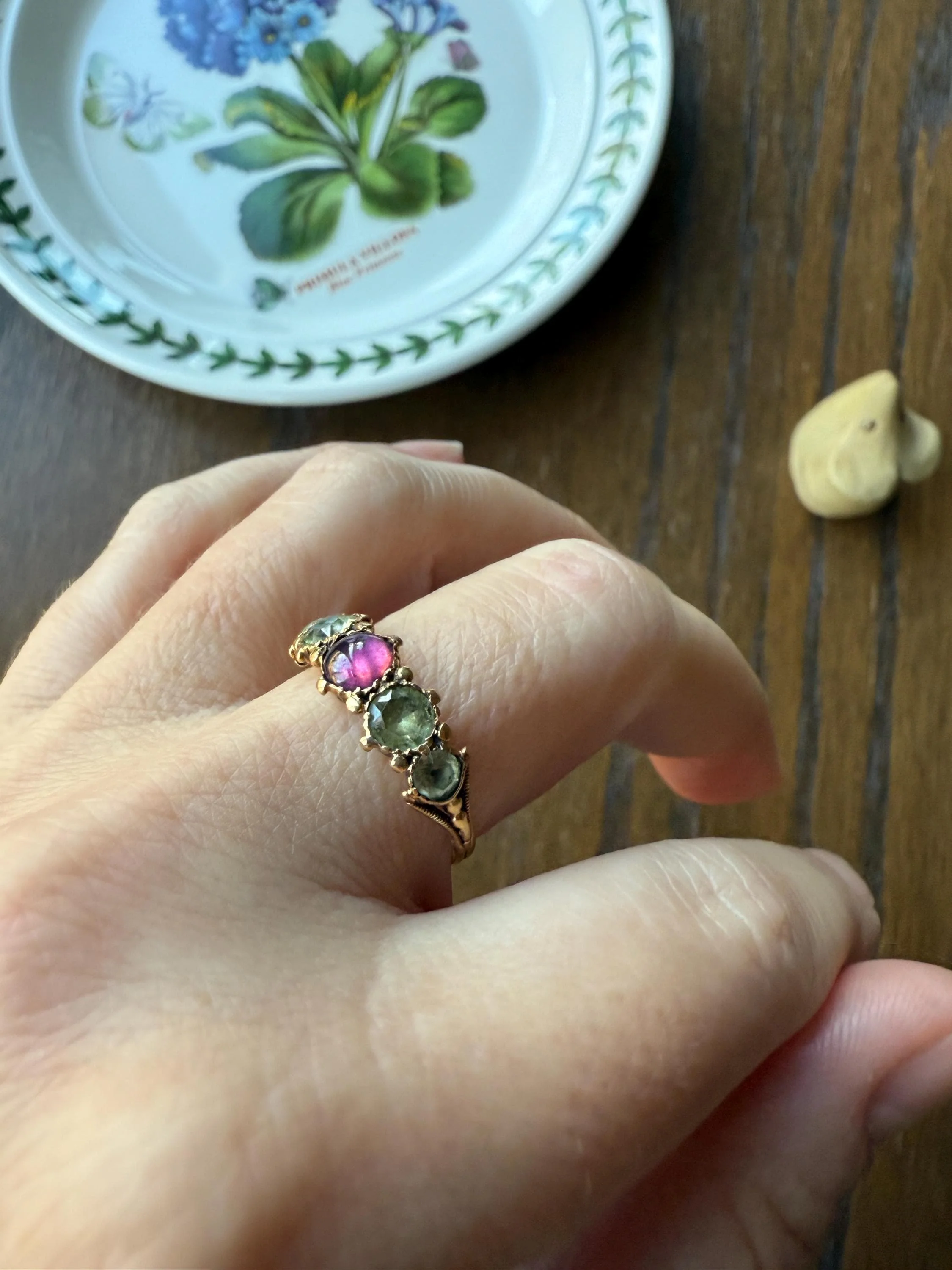 Unique Antique Georgian to Victorian Five Stone Old Cut Green Chrysoberyl & Cabochon Amethyst Stacker Band 18k Gold Ring Foiled Suffragette - Image 3