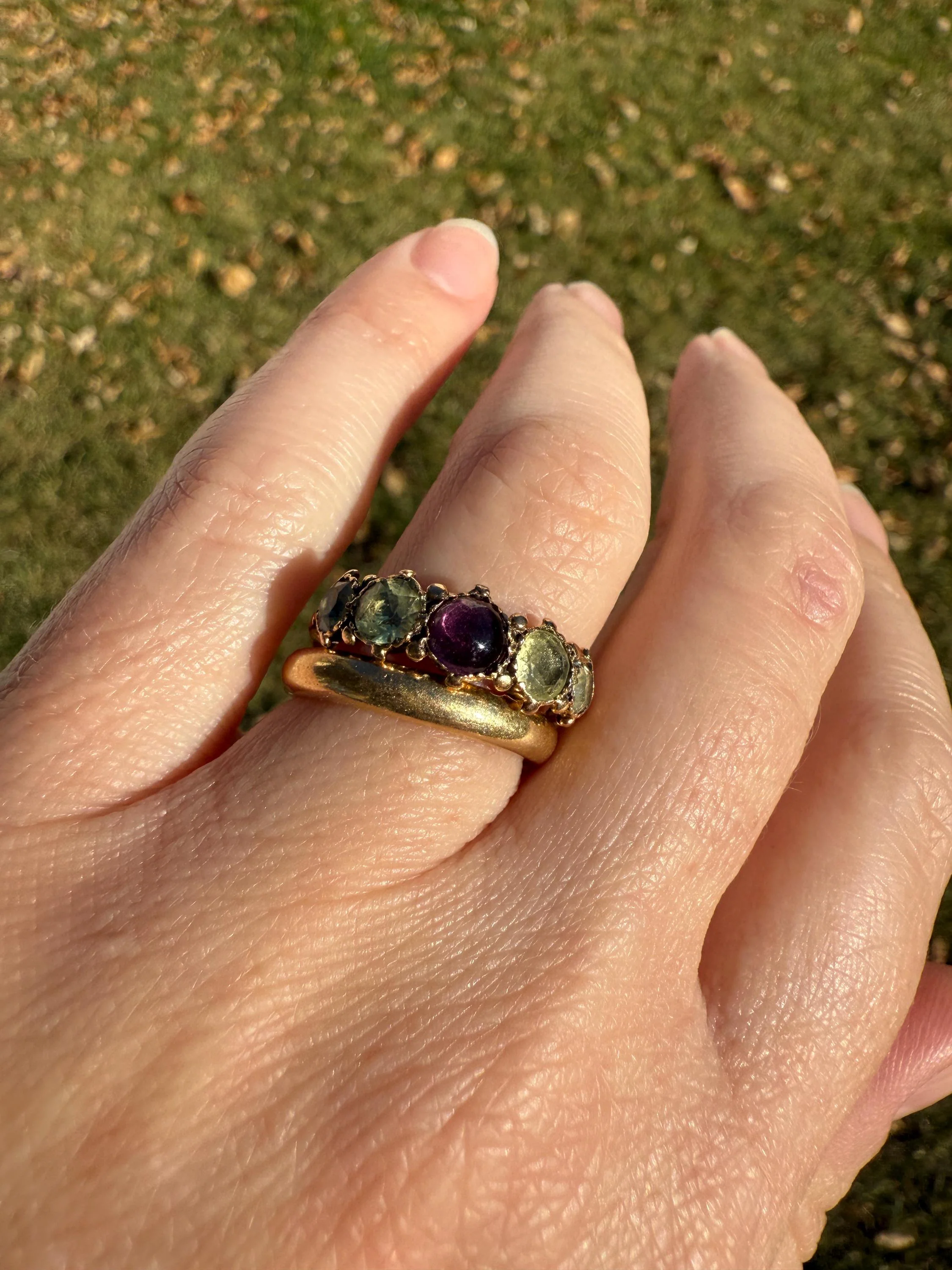 Unique Antique Georgian to Victorian Five Stone Old Cut Green Chrysoberyl & Cabochon Amethyst Stacker Band 18k Gold Ring Foiled Suffragette - Image 4