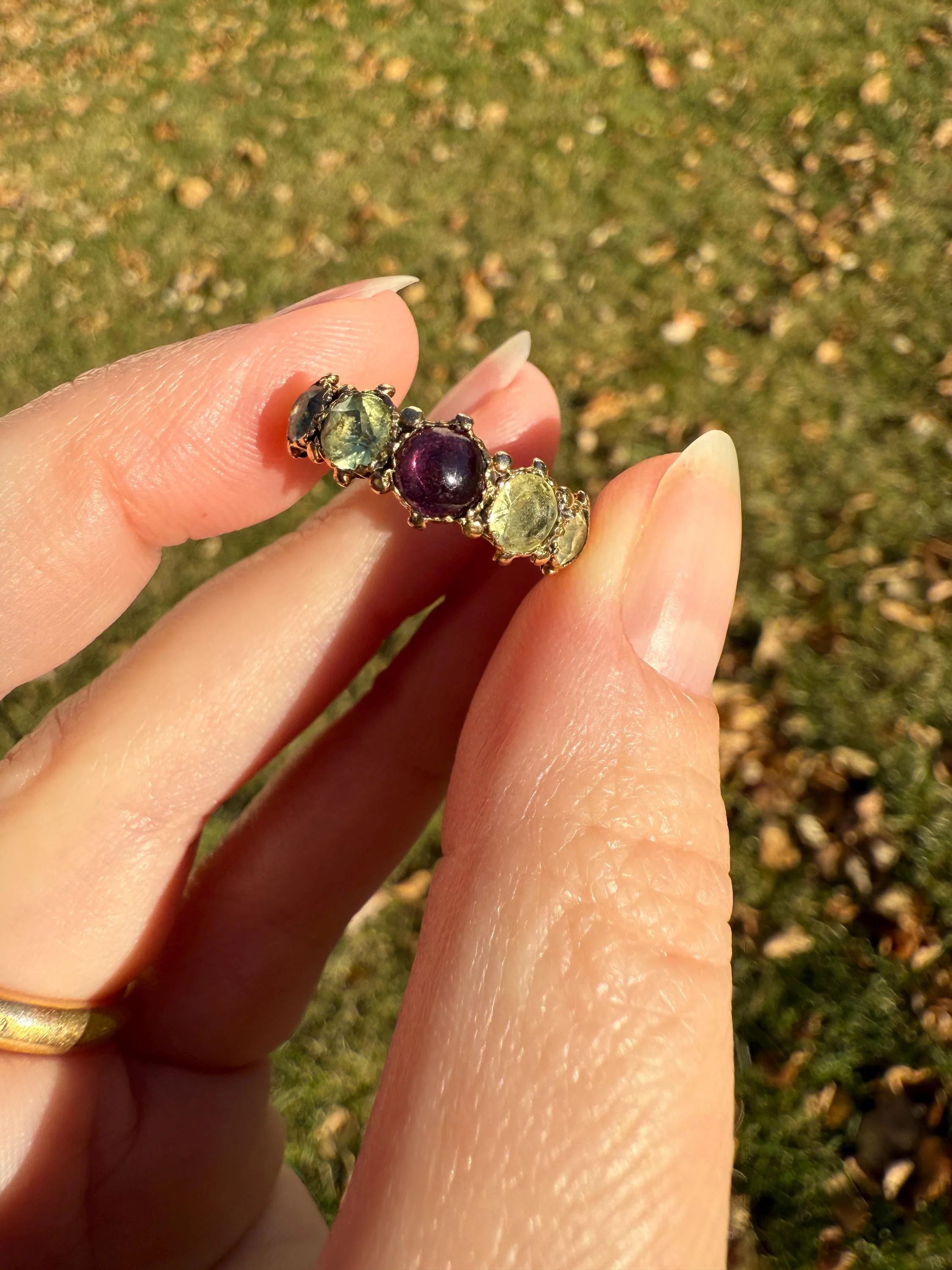 Unique Antique Georgian to Victorian Five Stone Old Cut Green Chrysoberyl & Cabochon Amethyst Stacker Band 18k Gold Ring Foiled Suffragette - Image 6