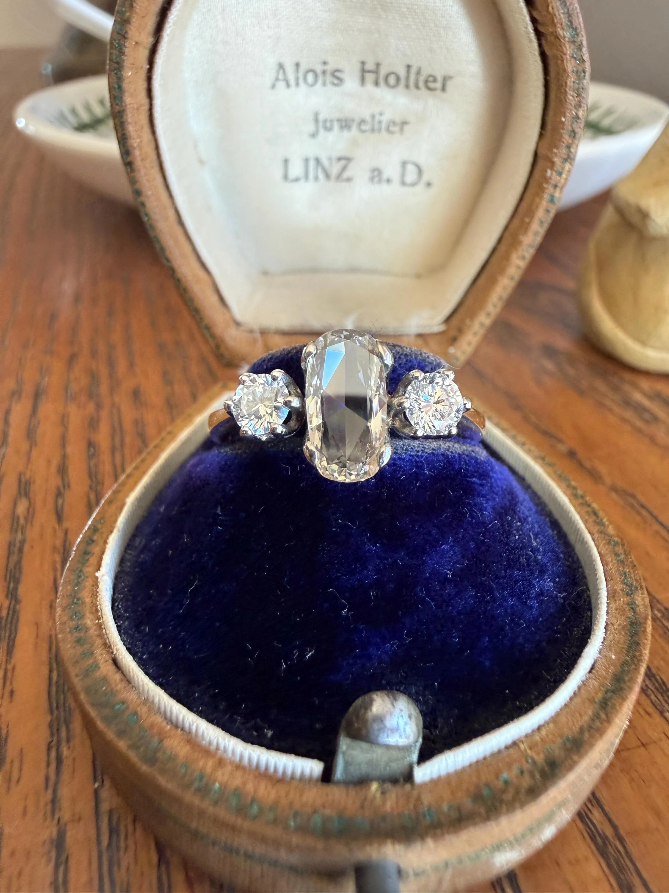 Unique Vintage Elongated Natural VS1 Portrait Rose Cut Three Stone DIAMOND Ring 18k Gold Solid Cushion Oval Stacker Band - Image 3