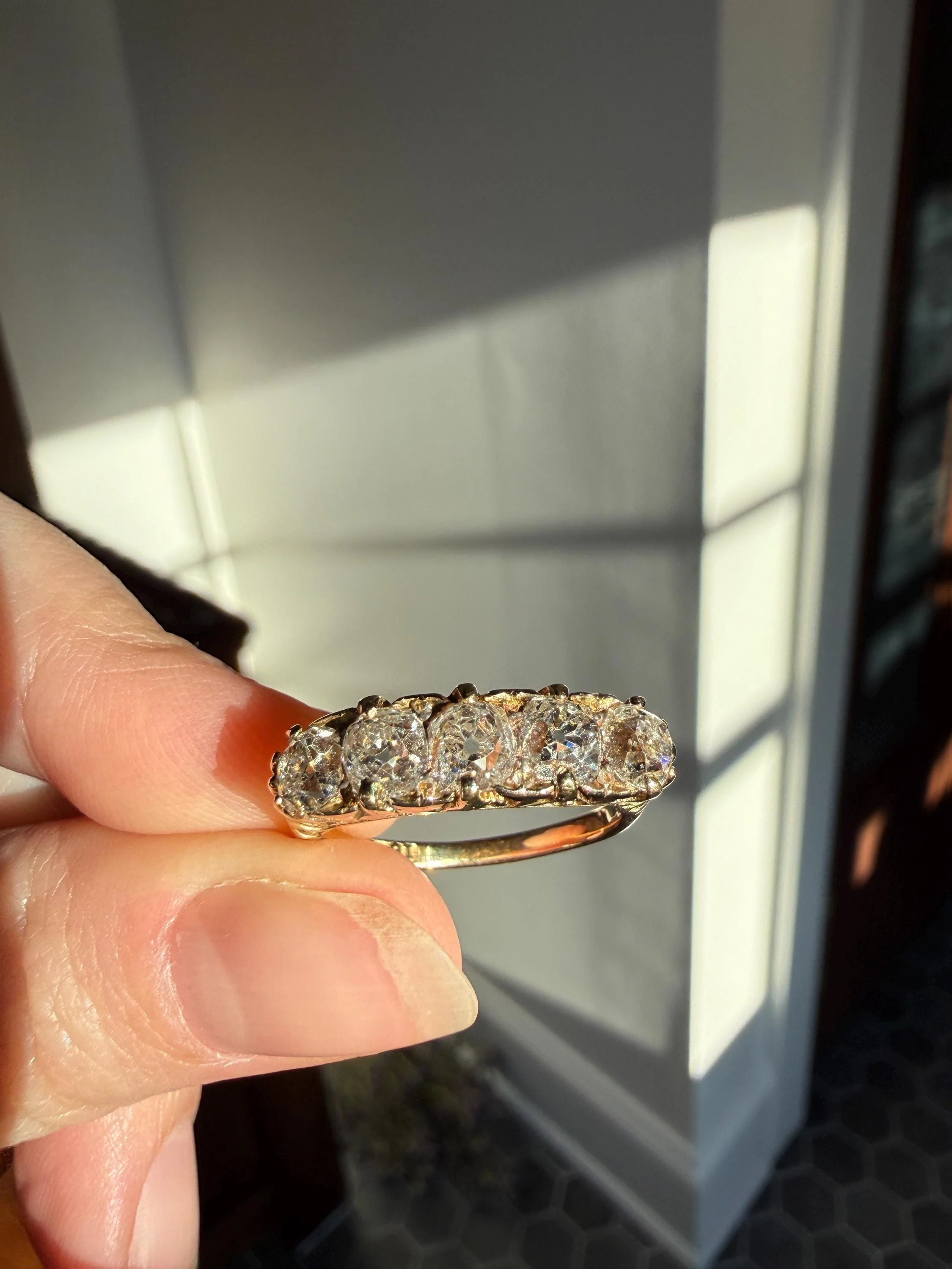 Victorian 2.25 Carats Antique Old Mine Cut Diamond Five Stone Ring 18k Gold Chunky Scrolled Ornate Band - Image 8