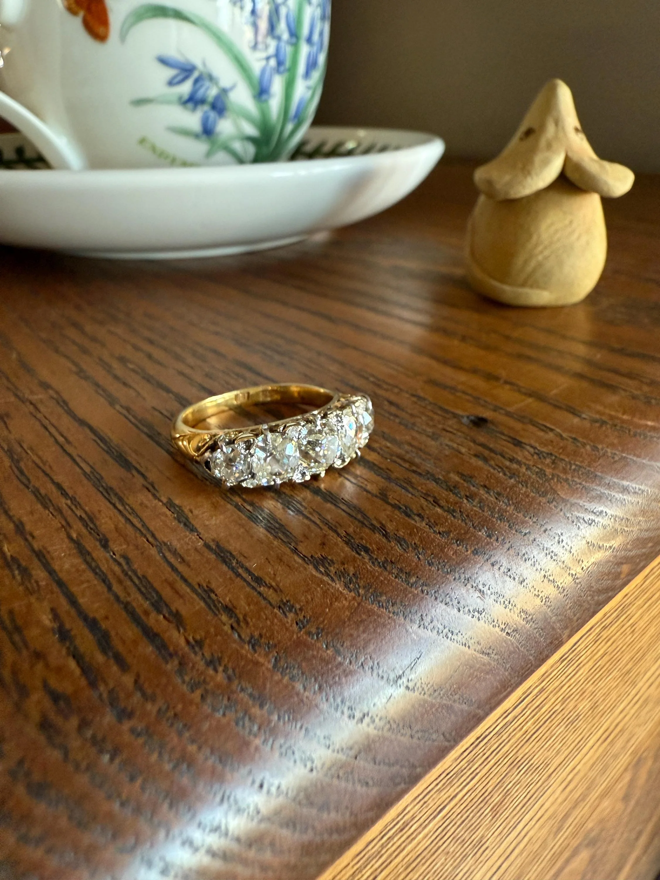 Victorian 2.75 Carats Antique Old Mine Cut Diamond Five Stone Ring Gemset Prong Spacers 18k Gold Rare Chunky Ornate Band - Image 13