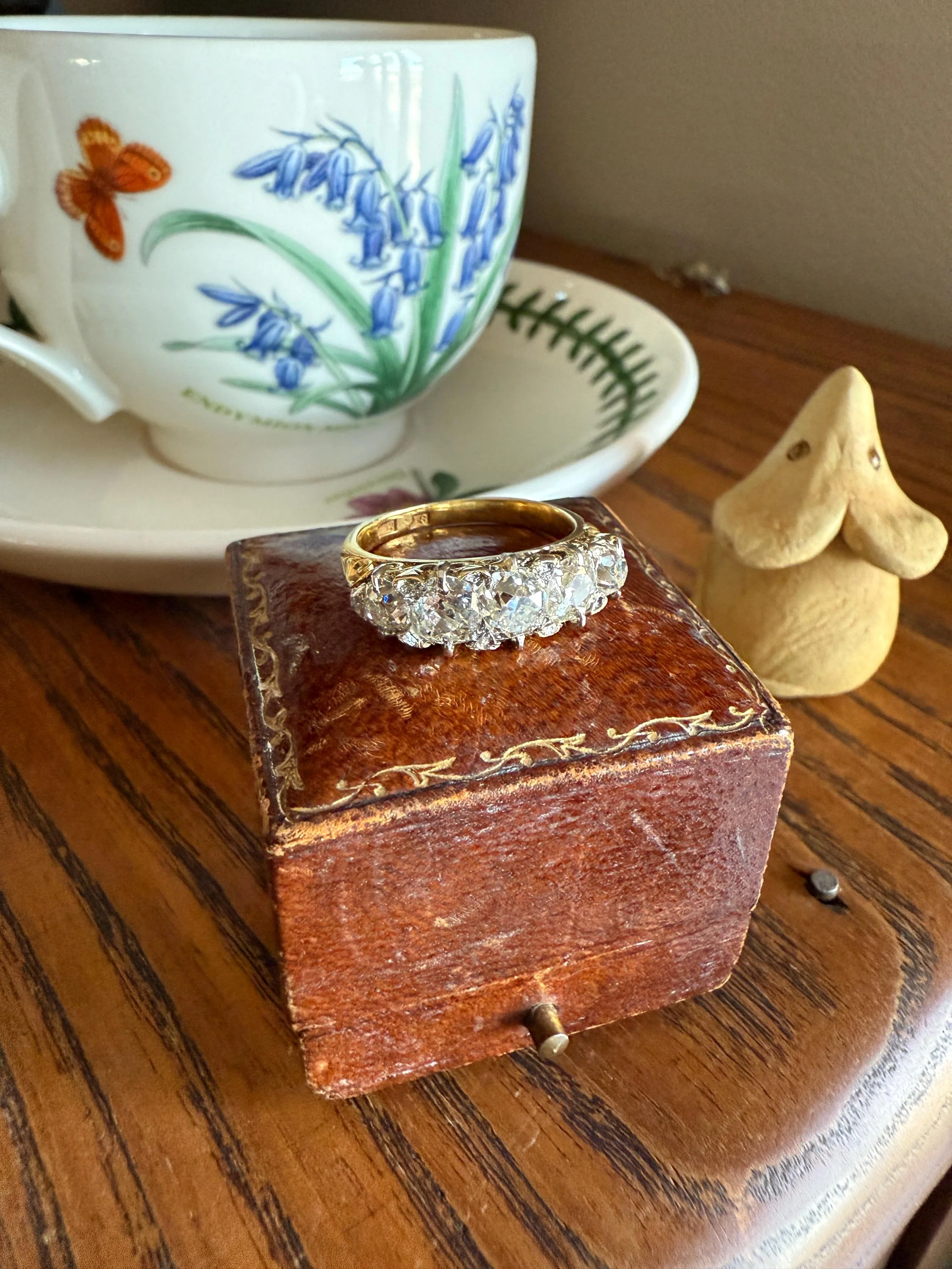 Victorian 2.75 Carats Antique Old Mine Cut Diamond Five Stone Ring Gemset Prong Spacers 18k Gold Rare Chunky Ornate Band - Image 16