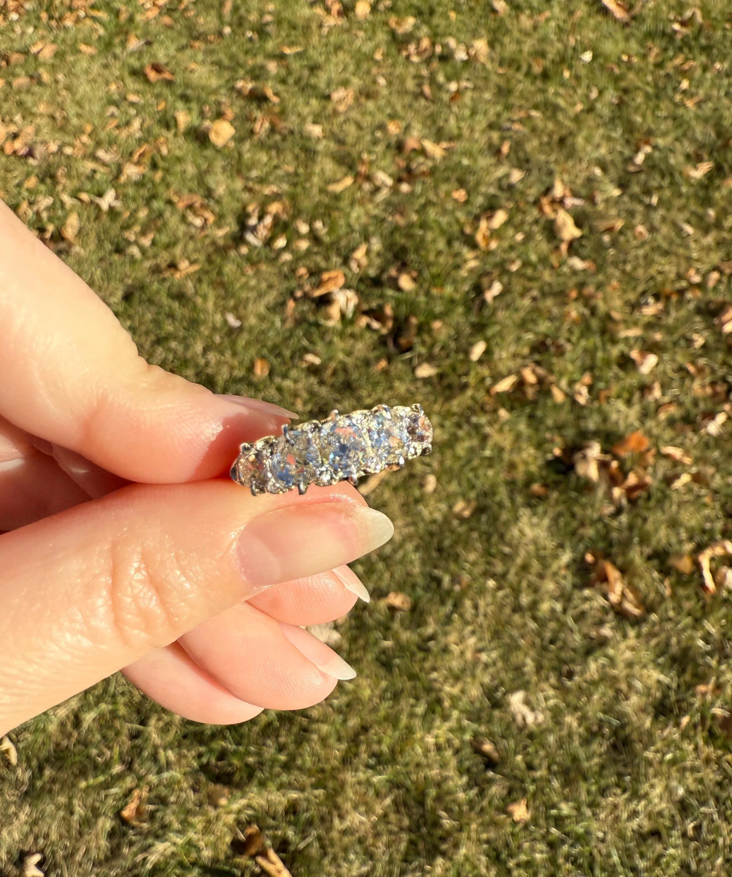 Victorian 2.75 Carats Antique Old Mine Cut Diamond Five Stone Ring Gemset Prong Spacers 18k Gold Rare Chunky Ornate Band - Image 7