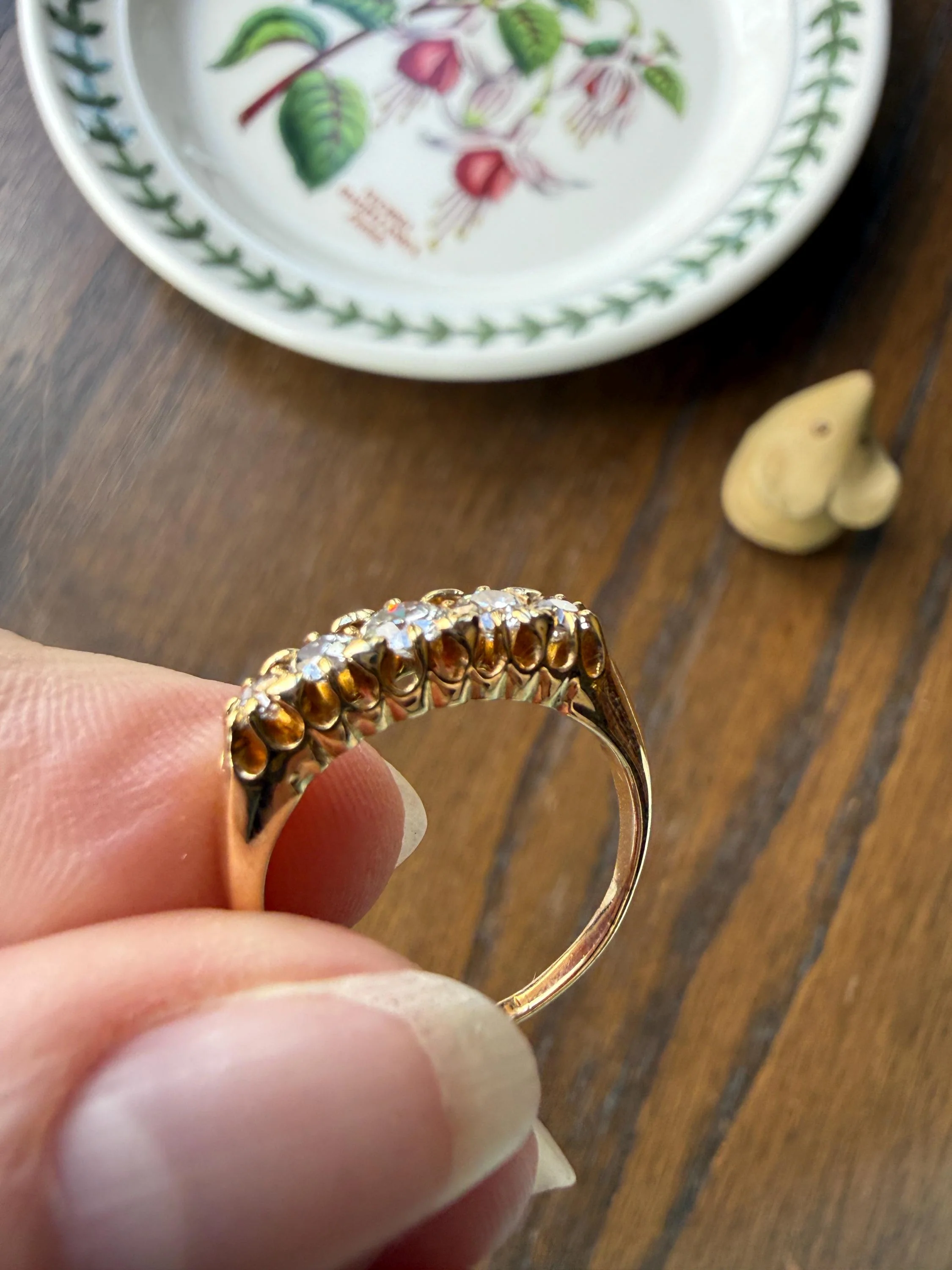 Victorian Antique .7 Carat Old Mine Cut Diamond Five Stone Ring Sturdy 18k GOLD Stacker Band OMC Daily Wearer - Image 9