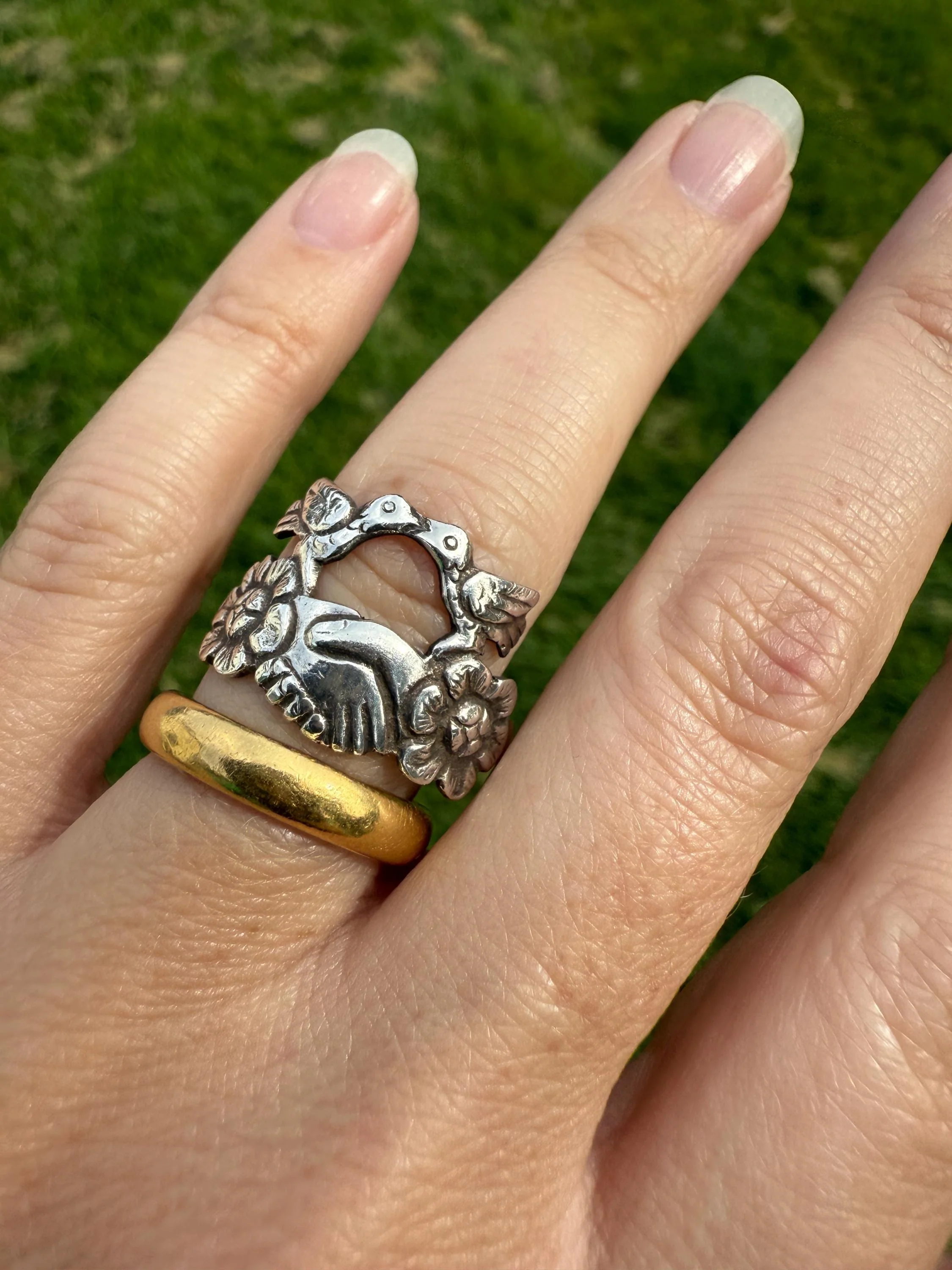 Victorian Antique LOVE BIRDS Floral French Fede Betrothal Ring Solid Silver Figural Traditional Engagement Band - Image 2
