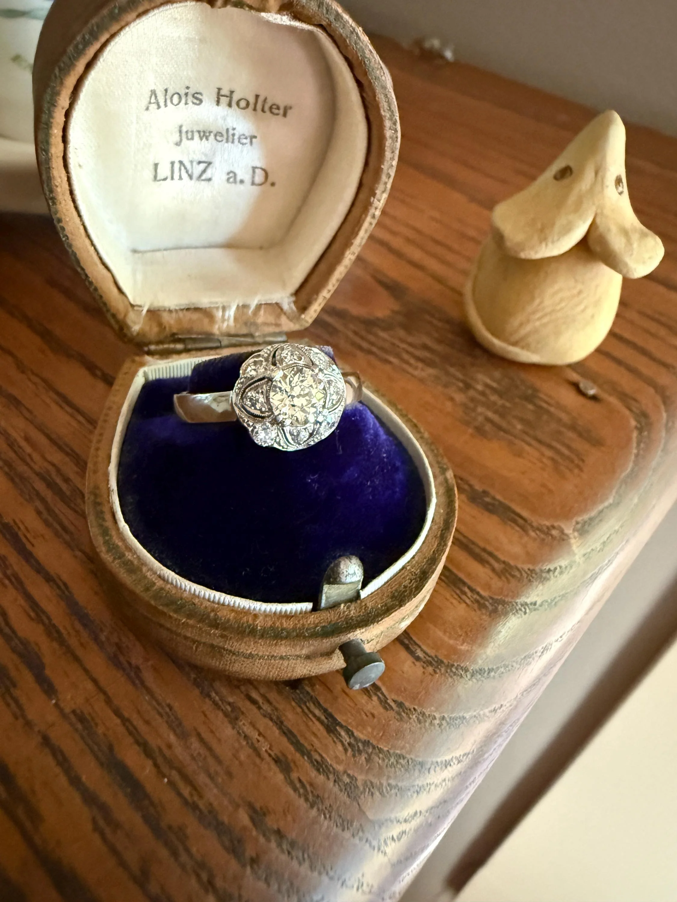 Vintage 1 Carat Tdw Antique Old European Cut Diamonds 18k White Gold Ring Scandinavian Domed Ornate Cluster Ring Art Deco Edwardian Style - Image 11